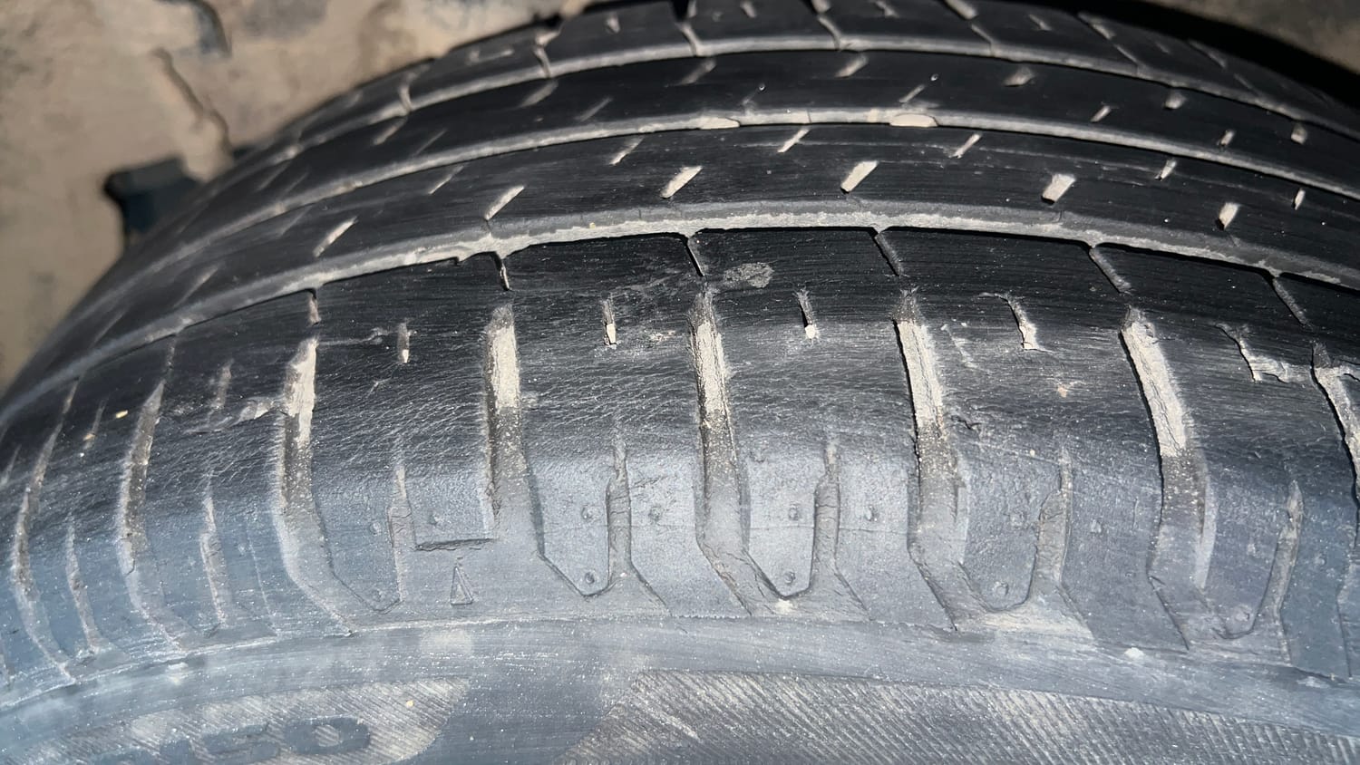 Used 2021 Hyundai Verna SX 1.5 MPi Petrol Manual tyres LEFT REAR TYRE TREAD VIEW