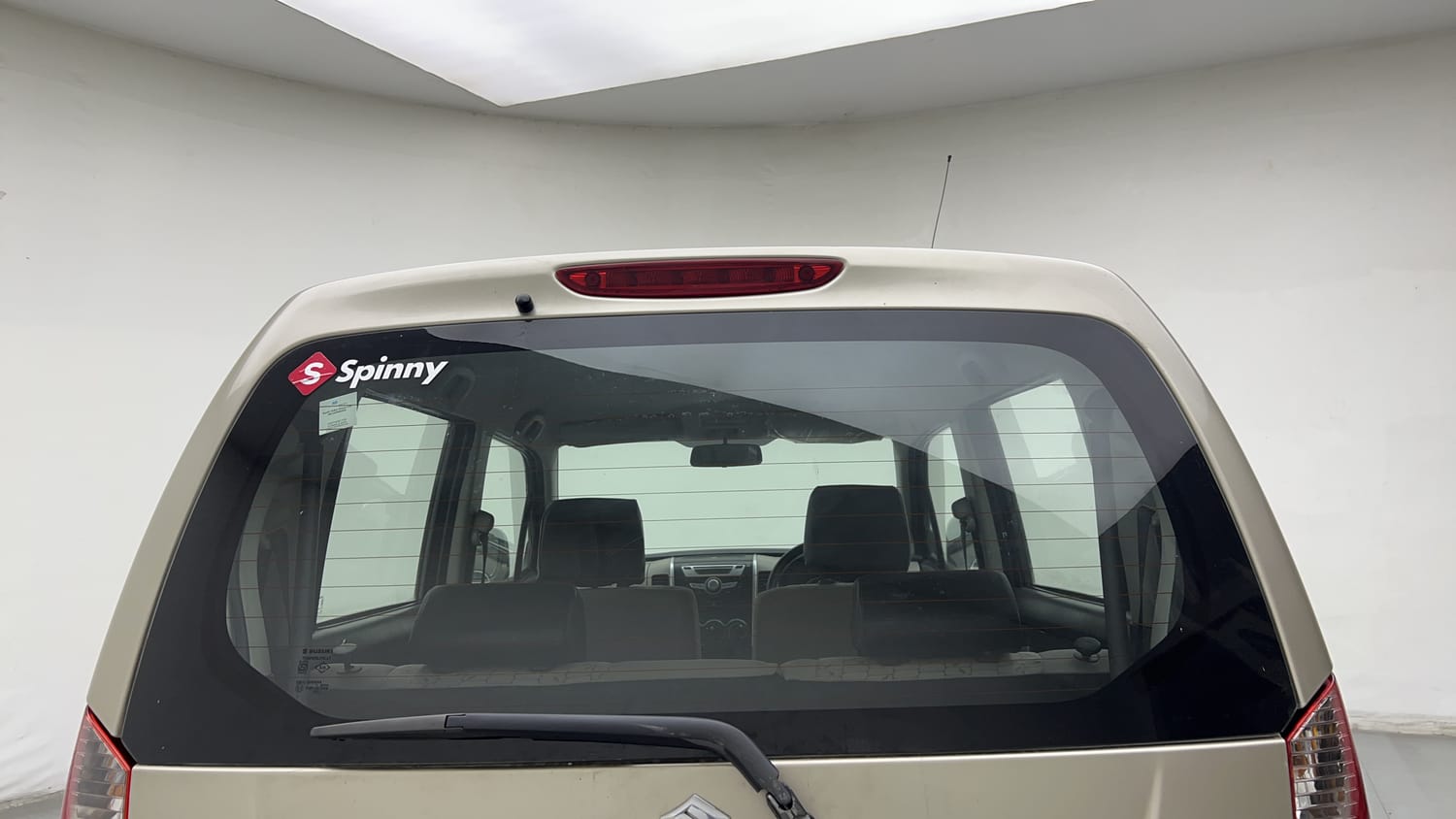 Used 2013 Maruti Suzuki Wagon R VXI Petrol Manual exterior BACK WINDSHIELD VIEW