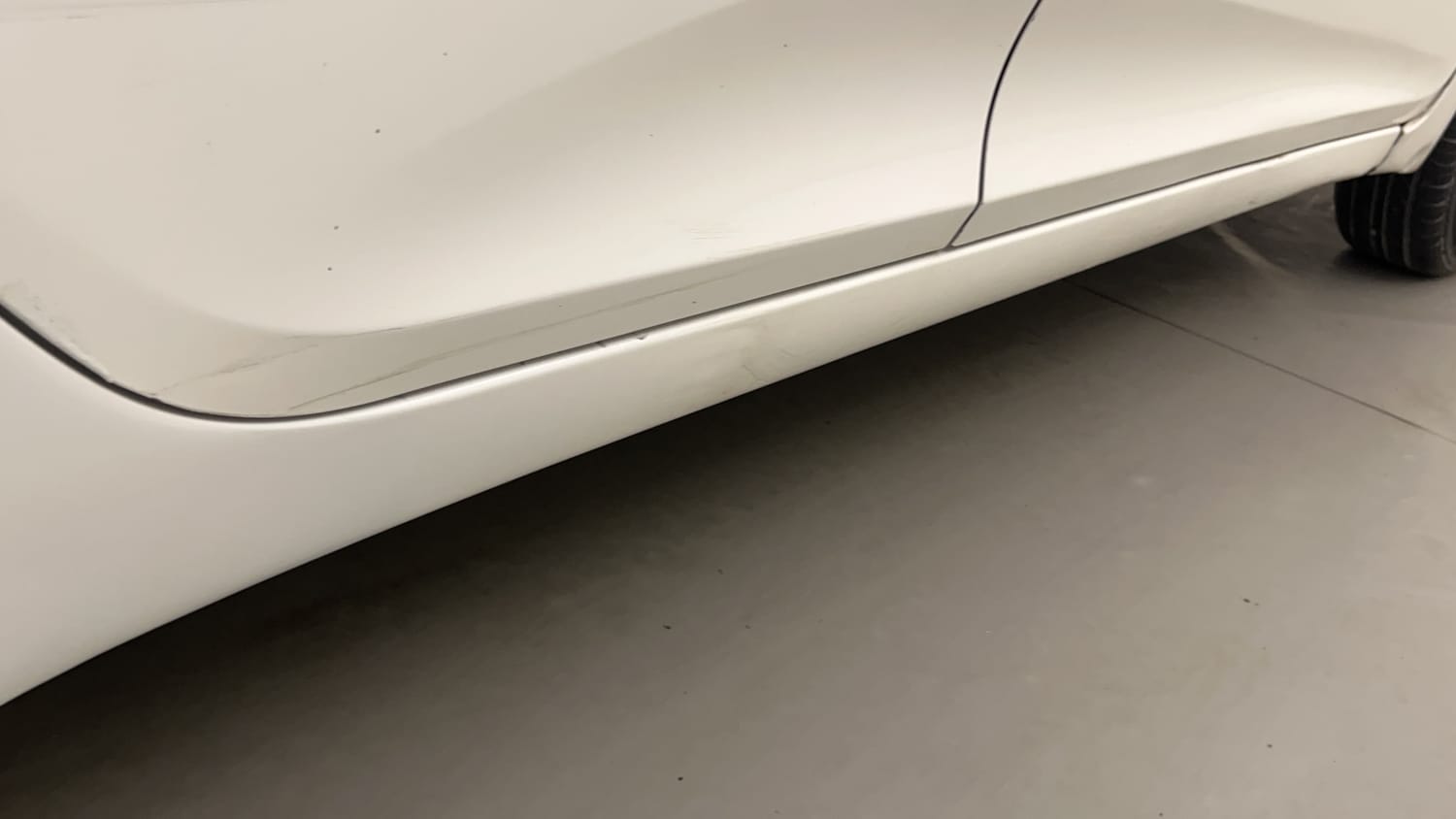 Used 2012 Hyundai Eon Magna Petrol Manual dents MINOR SCRATCH