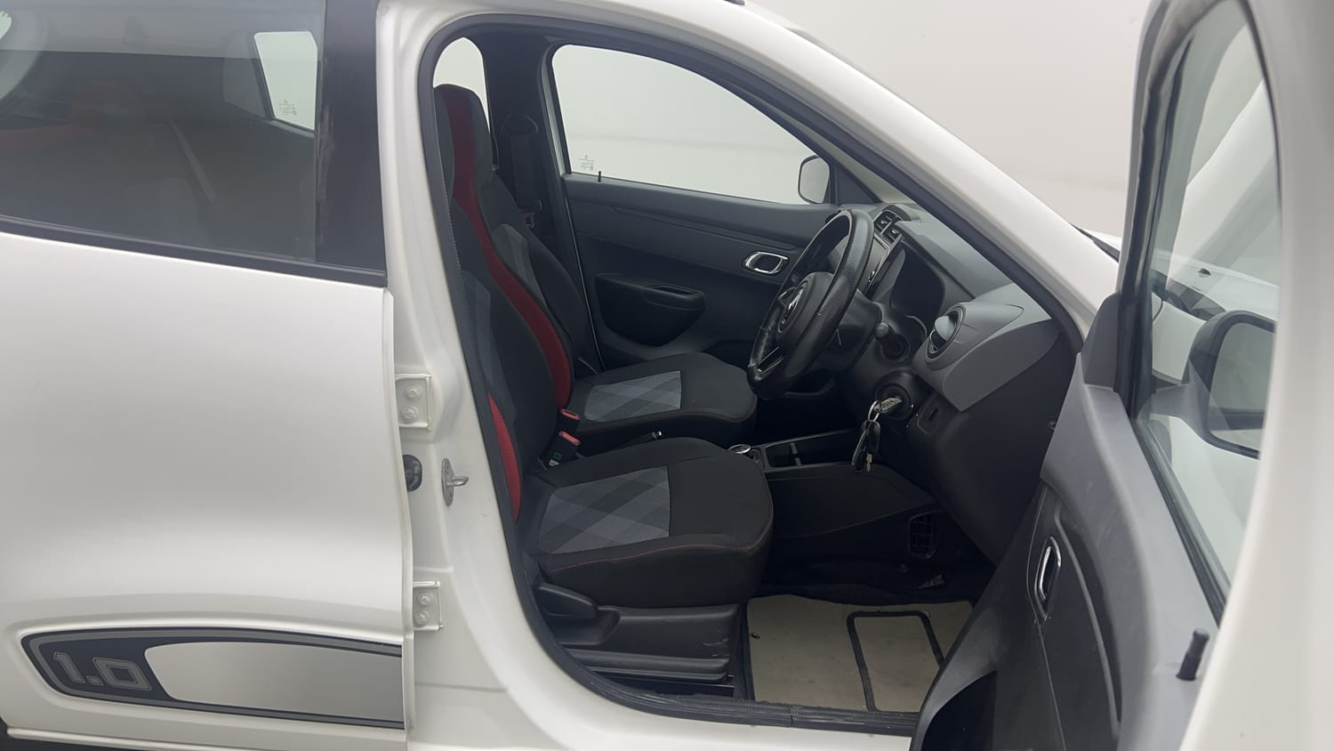 Used 2020 Renault Kwid 1.0 RXT AMT Opt Petrol Automatic interior RIGHT SIDE FRONT DOOR CABIN VIEW