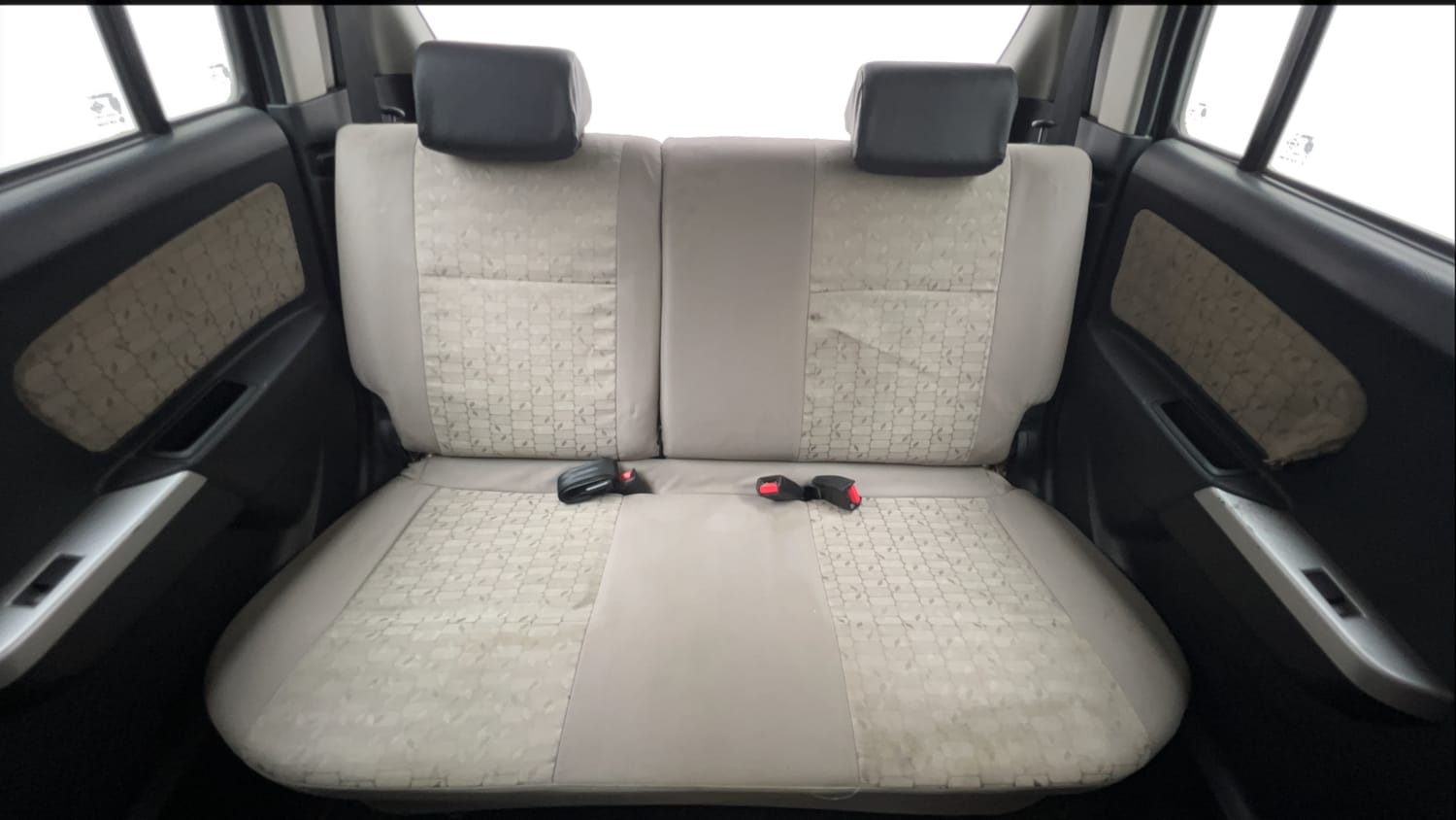 Used 2013 Maruti Suzuki Wagon R VXI Petrol Manual interior REAR SEAT CONDITION VIEW
