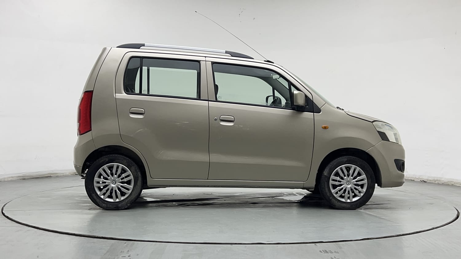 Used 2013 Maruti Suzuki Wagon R VXI Petrol Manual exterior RIGHT SIDE VIEW