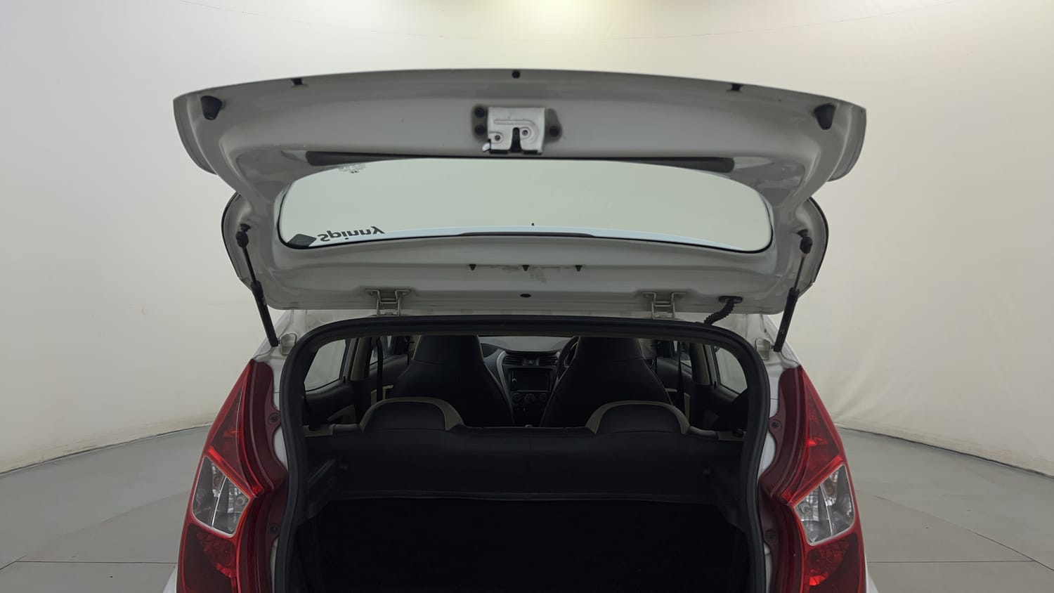 Used 2012 Hyundai Eon Magna Petrol Manual interior DICKY DOOR OPEN VIEW