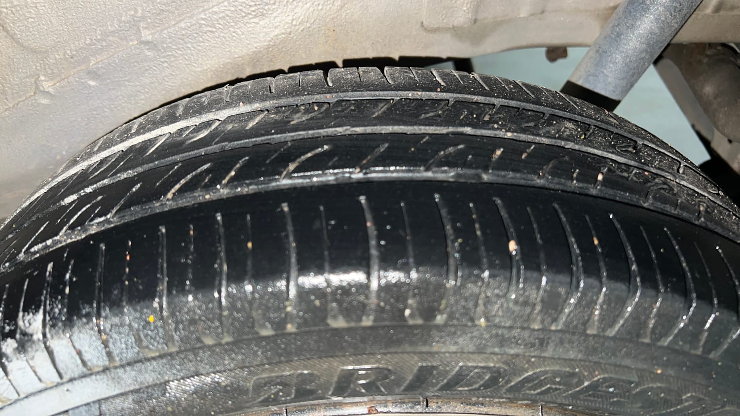 Used 2013 Maruti Suzuki Wagon R VXI Petrol Manual tyres LEFT REAR TYRE TREAD VIEW