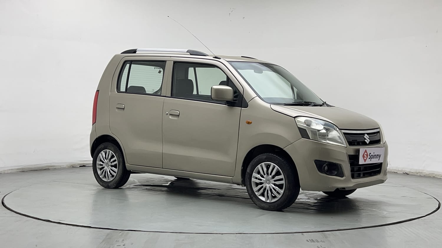 Used 2013 Maruti Suzuki Wagon R VXI Petrol Manual exterior RIGHT FRONT CORNER VIEW