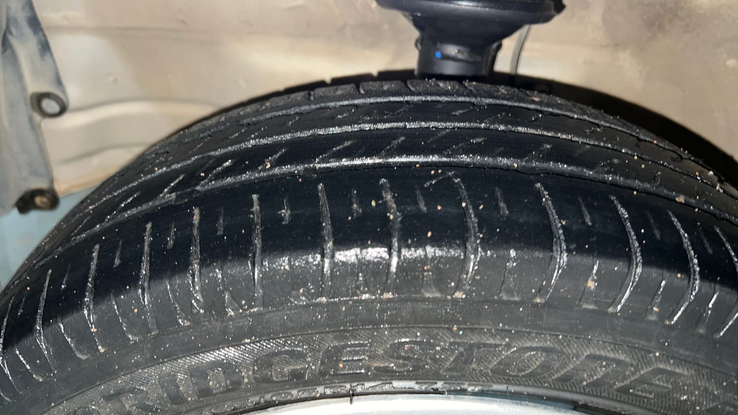 Used 2013 Maruti Suzuki Wagon R VXI Petrol Manual tyres LEFT FRONT TYRE TREAD VIEW