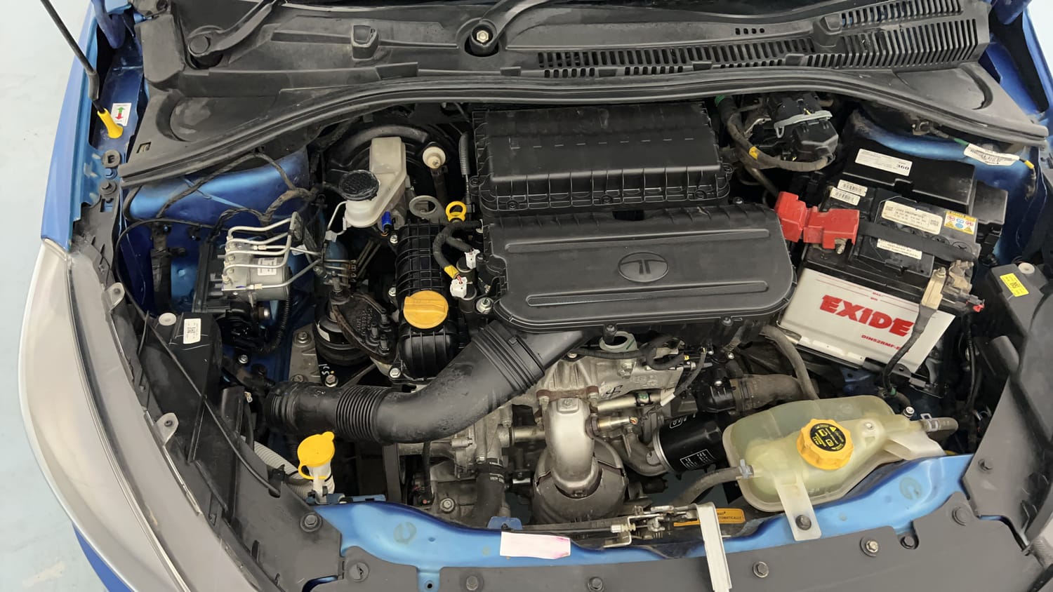 Used 2024 Tata Tiago XT Petrol Manual engine ENGINE RIGHT SIDE VIEW