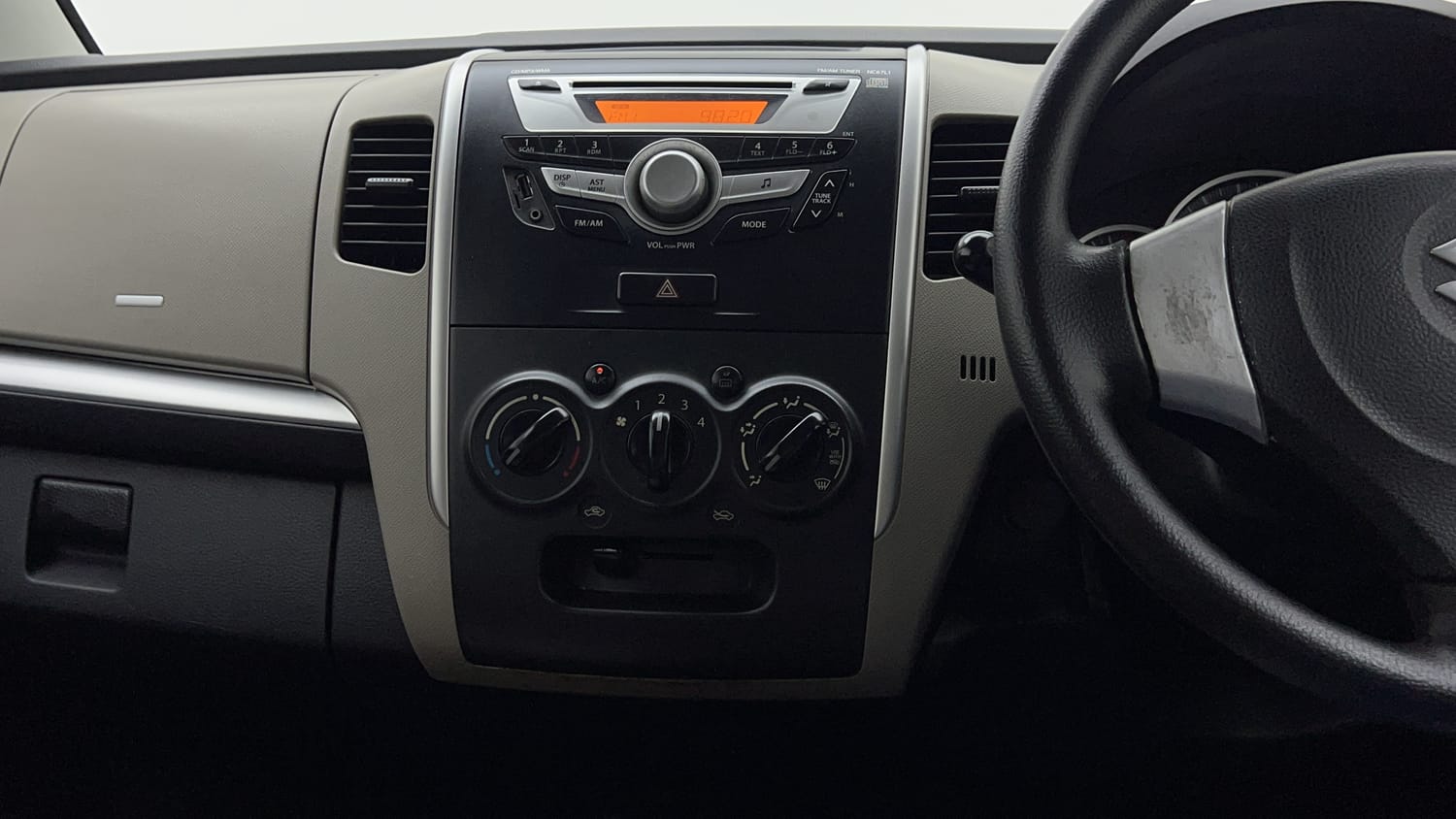 Used 2013 Maruti Suzuki Wagon R VXI Petrol Manual interior MUSIC SYSTEM & AC CONTROL VIEW