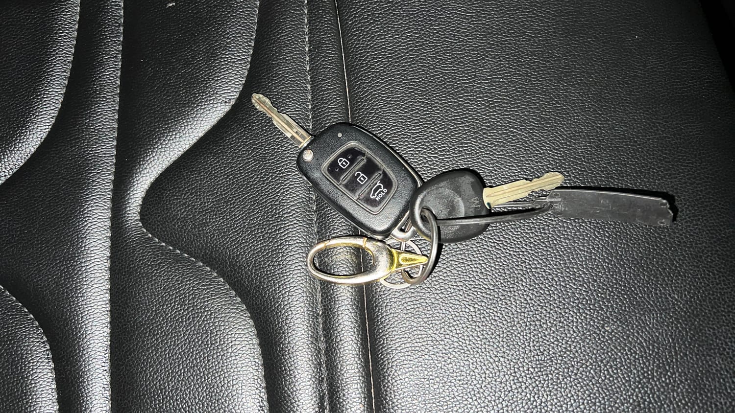 Used 2019 Hyundai Elite i20 Asta 1.2 Petrol Manual extra CAR KEY VIEW