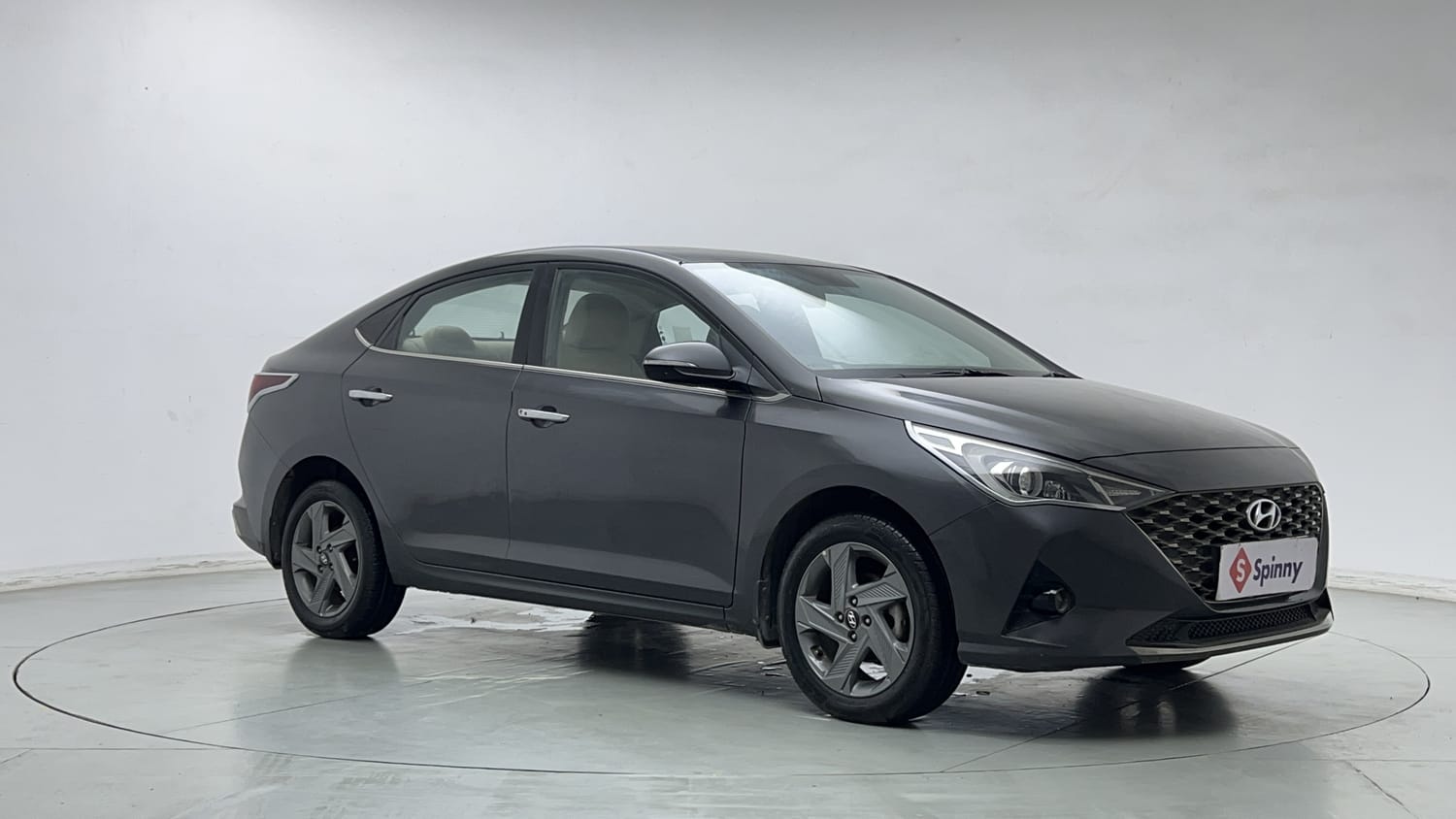 Used 2021 Hyundai Verna SX 1.5 MPi Petrol Manual exterior RIGHT FRONT CORNER VIEW