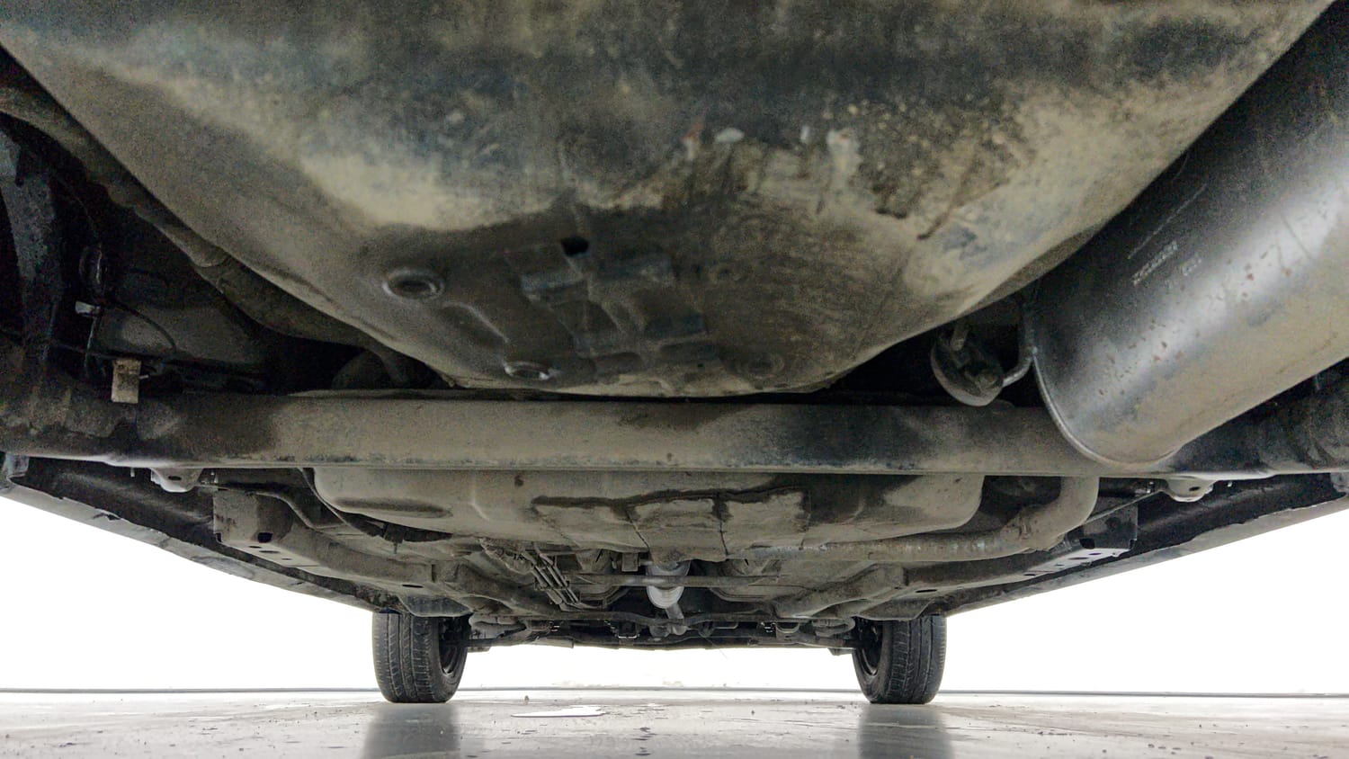Used 2024 Tata Tiago XT Petrol Manual extra REAR UNDERBODY VIEW (TAKEN FROM REAR)
