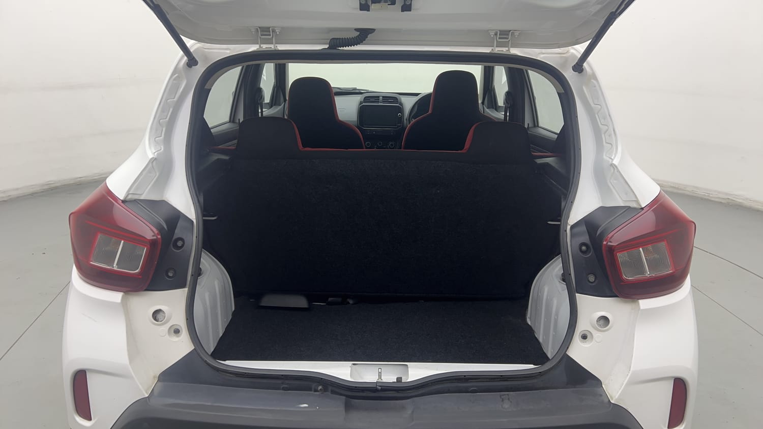 Used 2020 Renault Kwid 1.0 RXT AMT Opt Petrol Automatic interior DICKY INSIDE VIEW