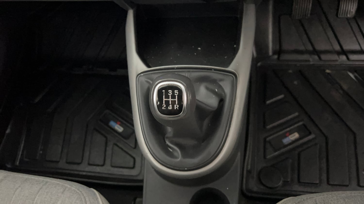 Used 2020 Hyundai Grand i10 Nios Sportz 1.2 Kappa VTVT Petrol Manual interior GEAR  KNOB VIEW