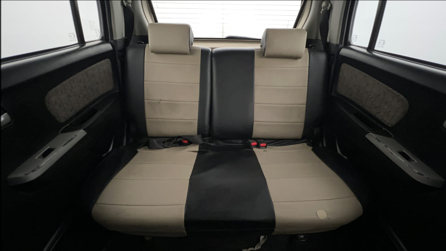 Used 2013 Maruti Suzuki Wagon R VXI Petrol Manual interior REAR SEAT CONDITION VIEW