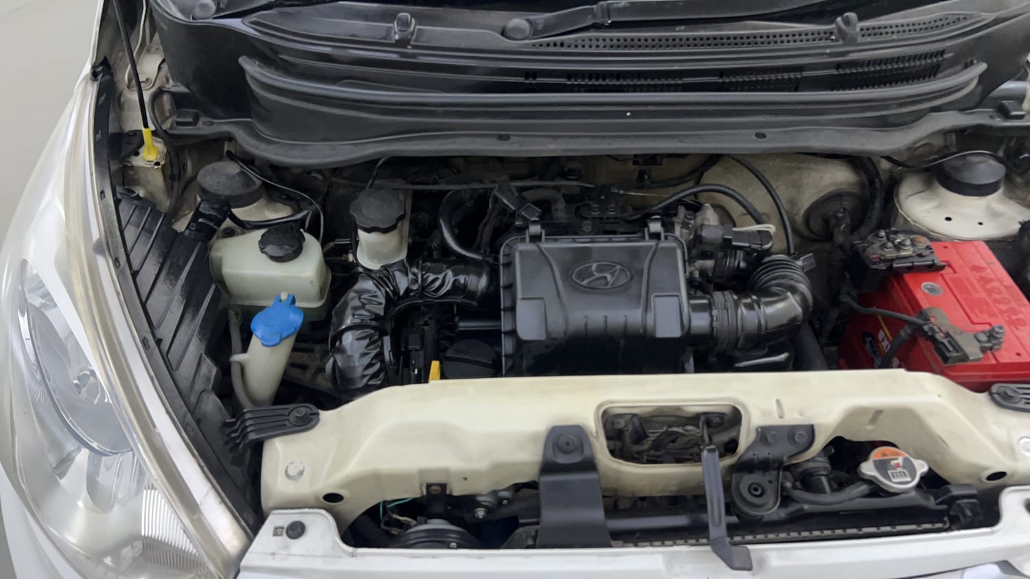 Used 2012 Hyundai Eon Magna Petrol Manual engine ENGINE RIGHT SIDE VIEW