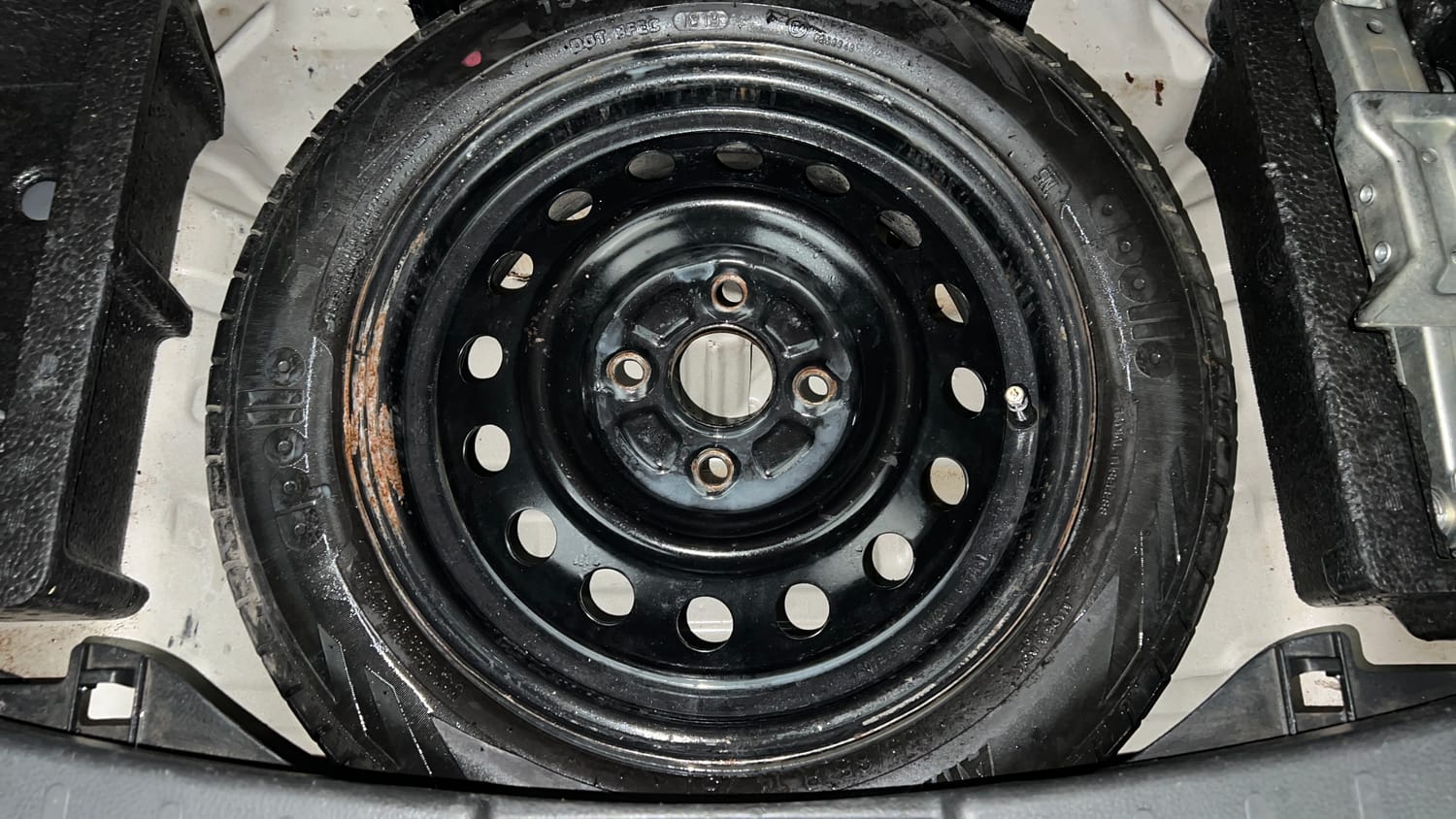 Used 2013 Maruti Suzuki Wagon R VXI Petrol Manual tyres SPARE TYRE VIEW