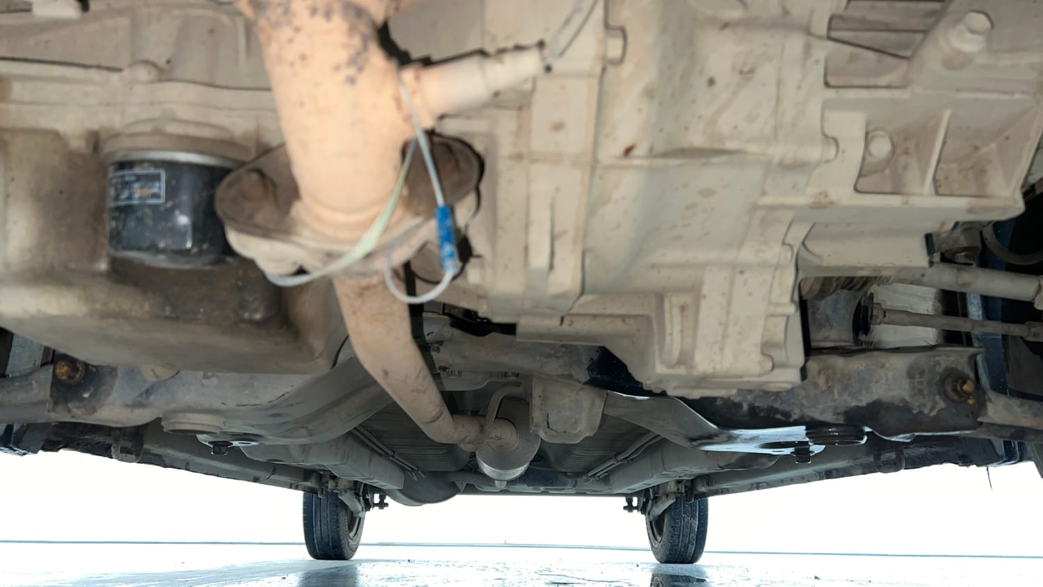 Used 2013 Maruti Suzuki Wagon R VXI Petrol Manual extra FRONT LEFT UNDERBODY VIEW