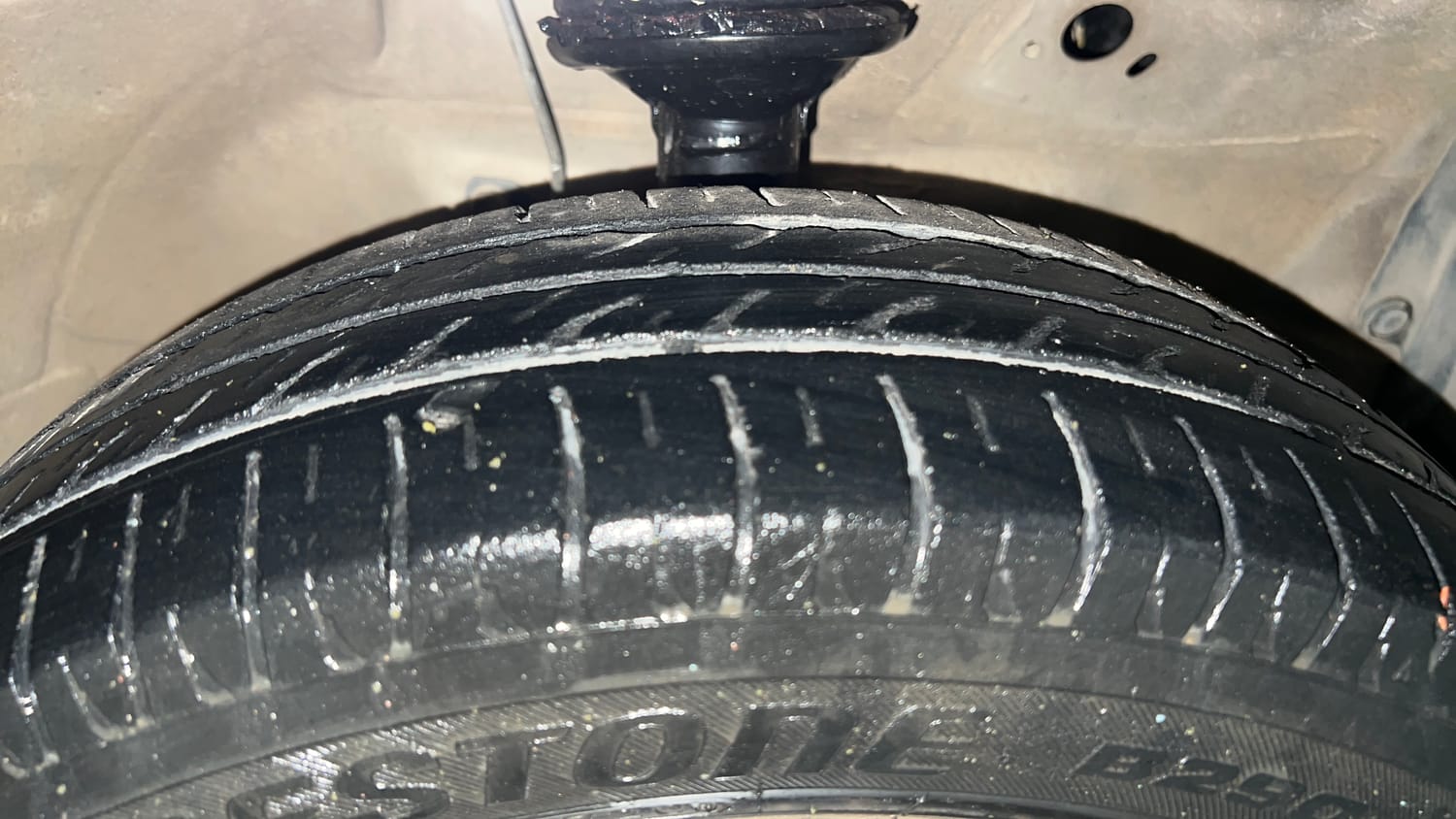 Used 2013 Maruti Suzuki Wagon R VXI Petrol Manual tyres RIGHT FRONT TYRE TREAD VIEW