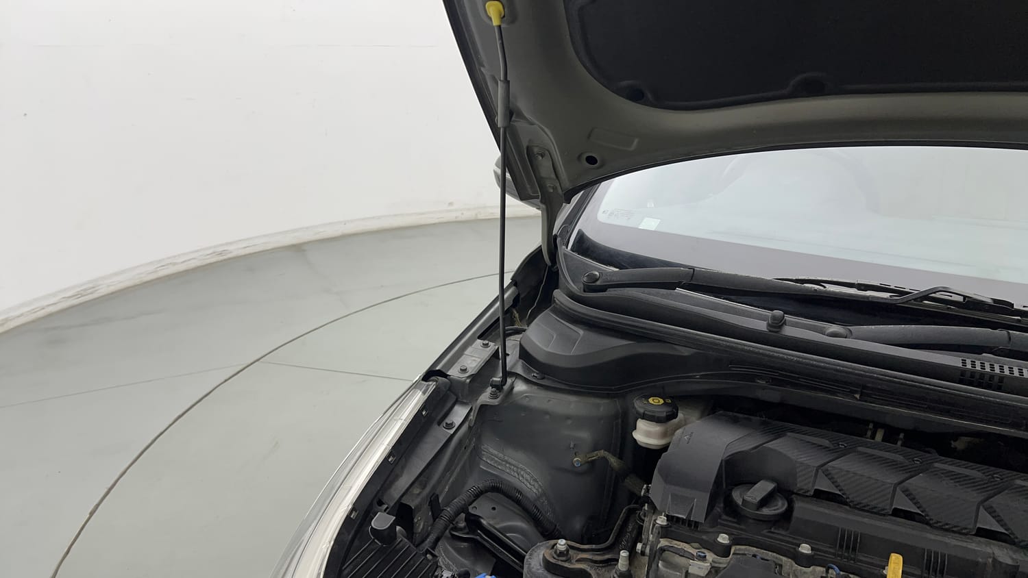 Used 2021 Hyundai Verna SX 1.5 MPi Petrol Manual engine ENGINE RIGHT SIDE HINGE & APRON VIEW