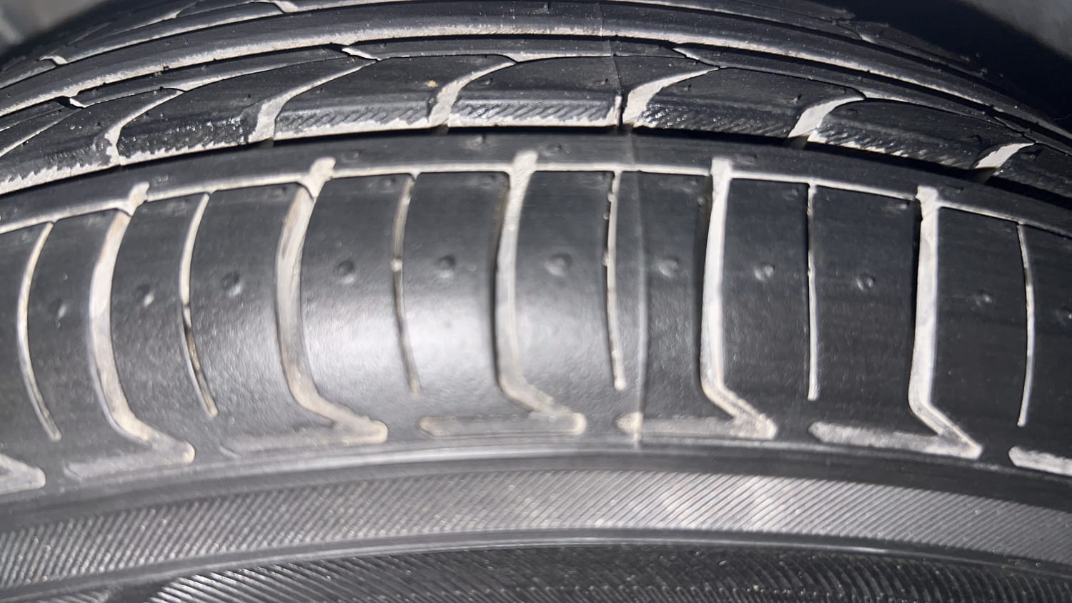 Used 2012 Hyundai Eon Magna Petrol Manual tyres LEFT FRONT TYRE TREAD VIEW