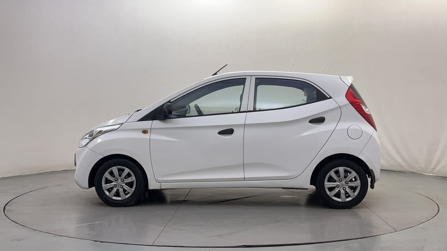 Used 2012 Hyundai Eon Magna Petrol Manual exterior LEFT SIDE VIEW