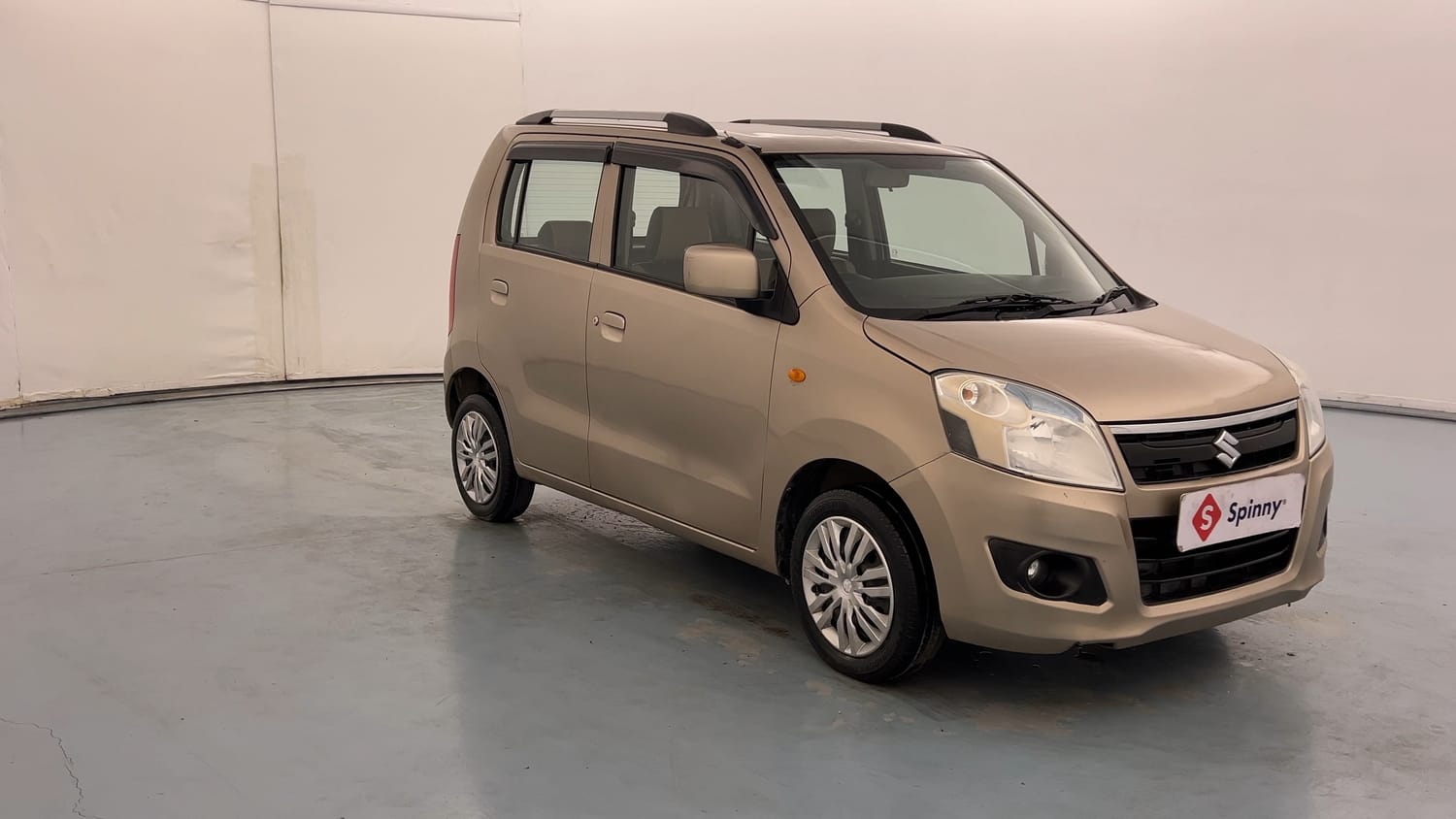 Used 2013 Maruti Suzuki Wagon R VXI Petrol Manual exterior RIGHT FRONT CORNER VIEW