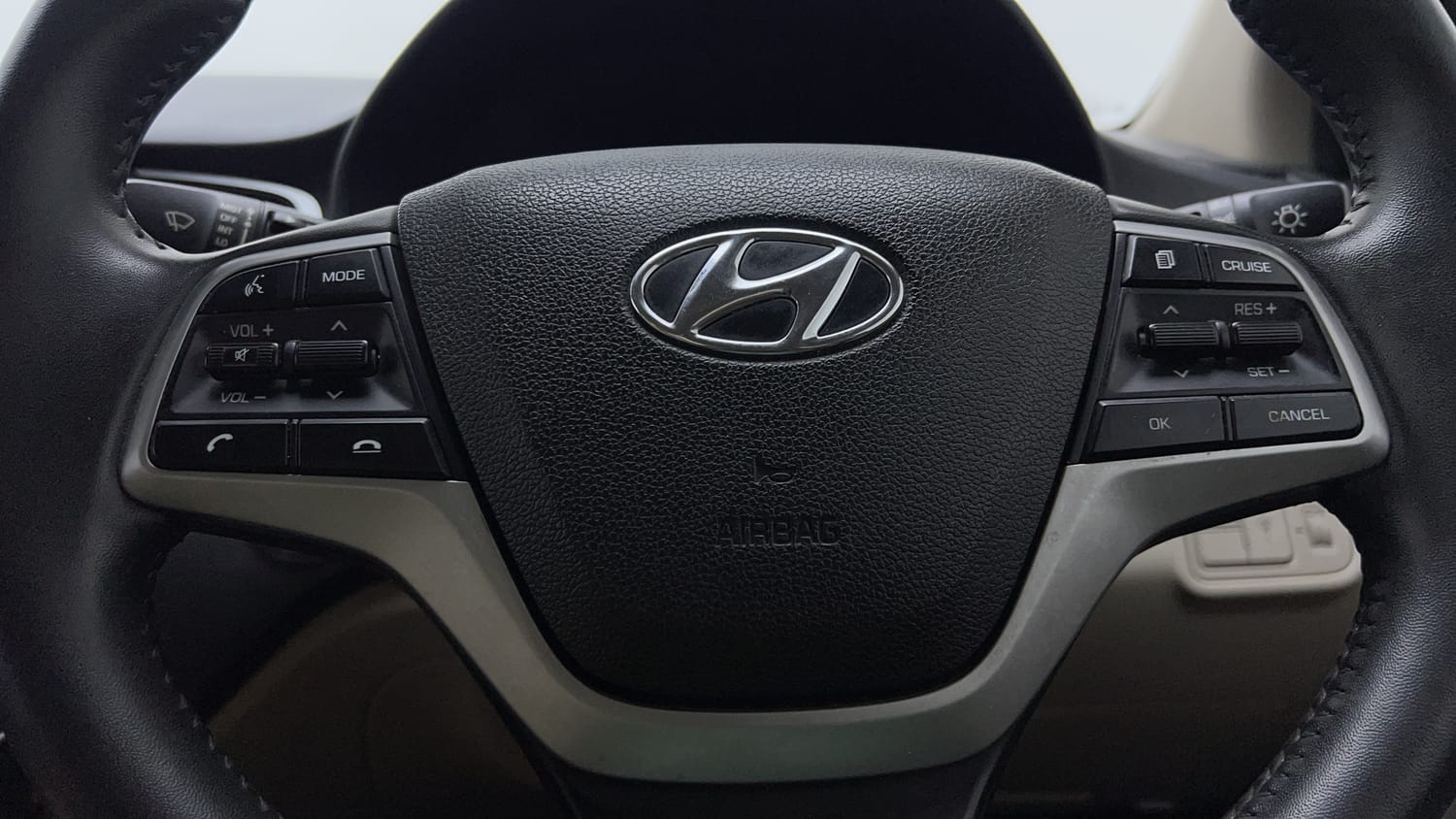 Used 2021 Hyundai Verna SX 1.5 MPi Petrol Manual top_features Airbags