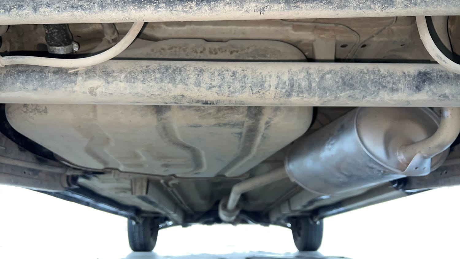 Used 2013 Maruti Suzuki Wagon R VXI Petrol Manual extra REAR UNDERBODY VIEW (TAKEN FROM REAR)