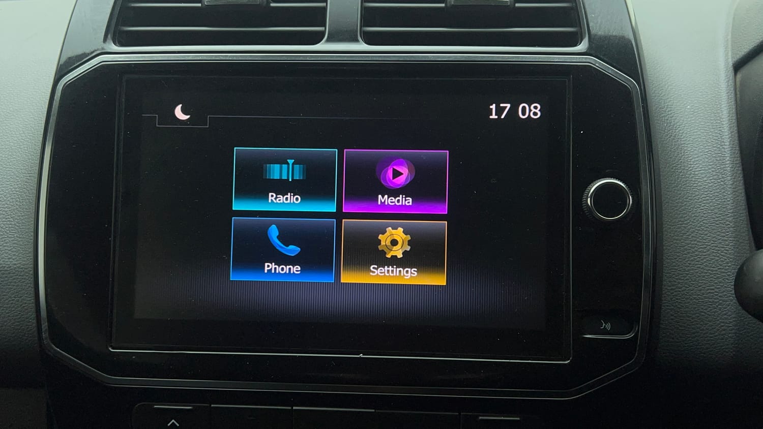 Used 2020 Renault Kwid 1.0 RXT AMT Opt Petrol Automatic top_features Touch screen infotainment system