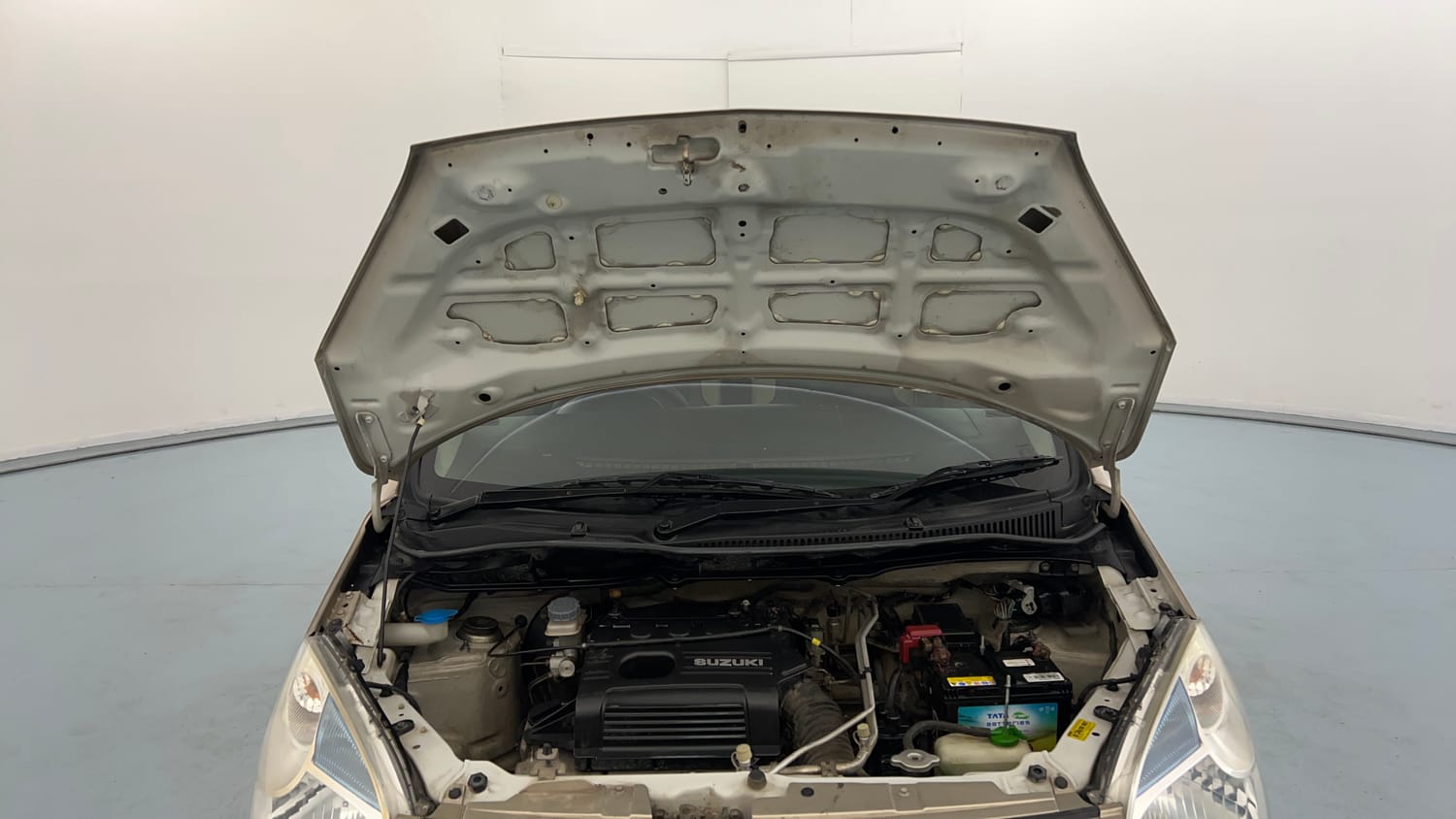 Used 2013 Maruti Suzuki Wagon R VXI Petrol Manual engine ENGINE & BONNET OPEN FRONT VIEW