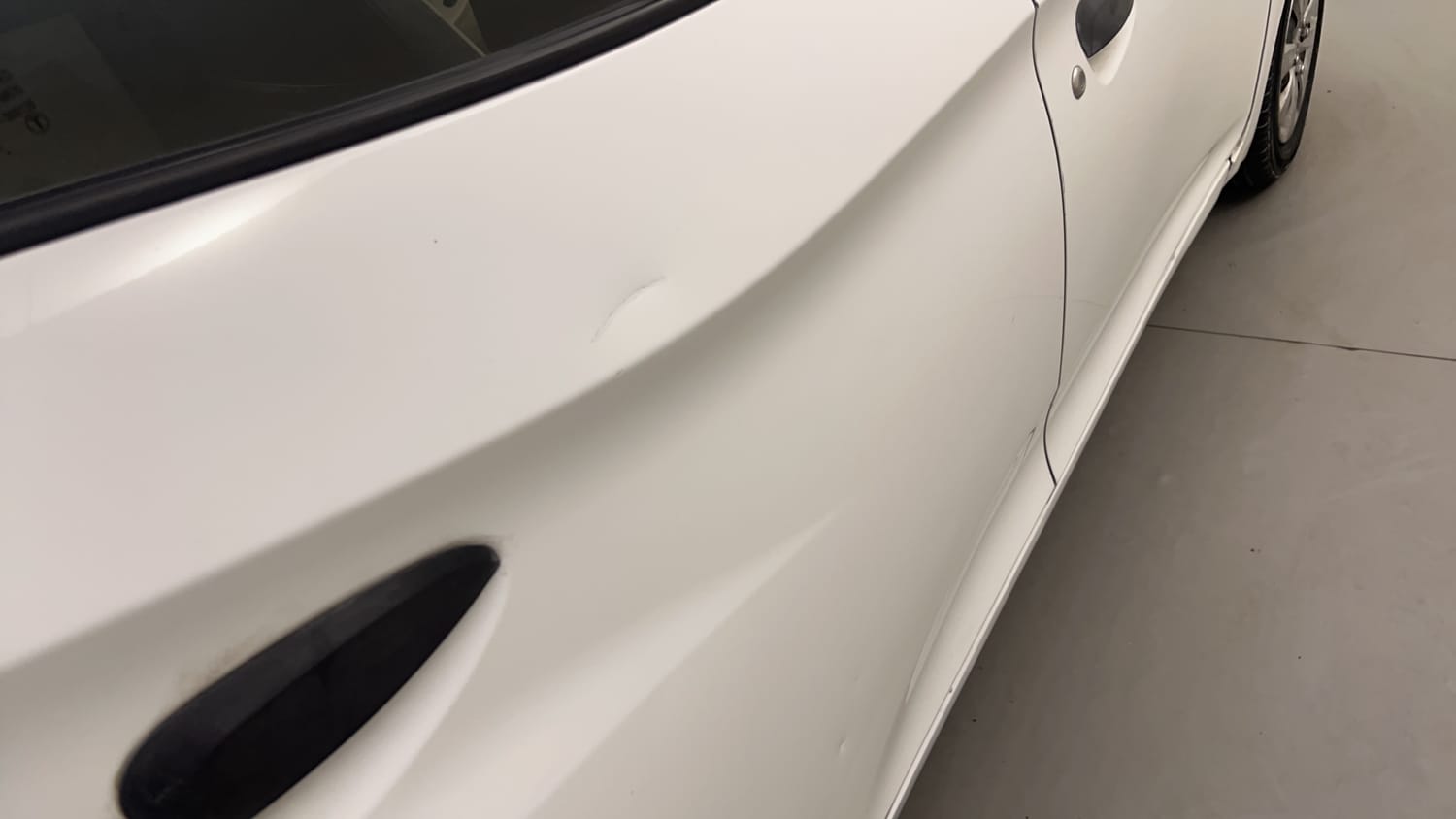 Used 2012 Hyundai Eon Magna Petrol Manual dents MINOR SCRATCH