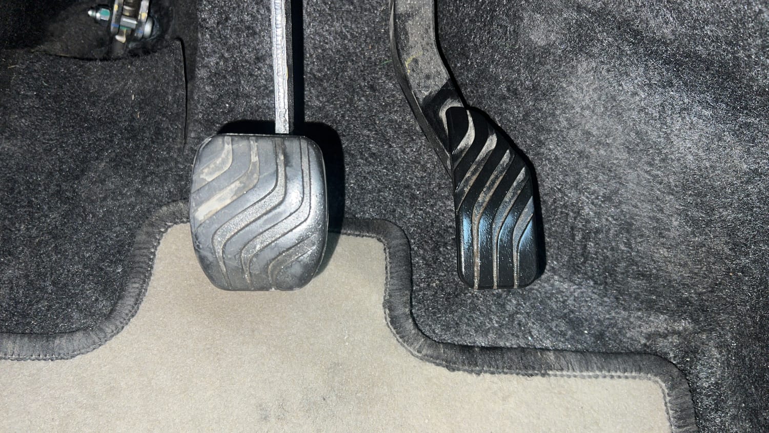 Used 2020 Renault Kwid 1.0 RXT AMT Opt Petrol Automatic interior PEDALS VIEW