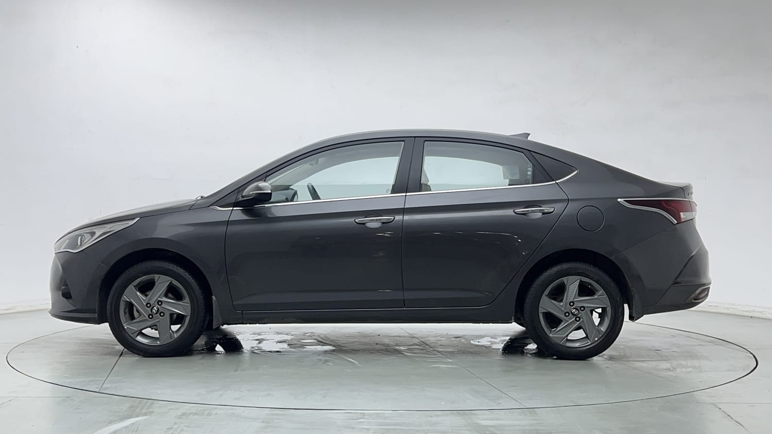 Used 2021 Hyundai Verna SX 1.5 MPi Petrol Manual exterior LEFT SIDE VIEW