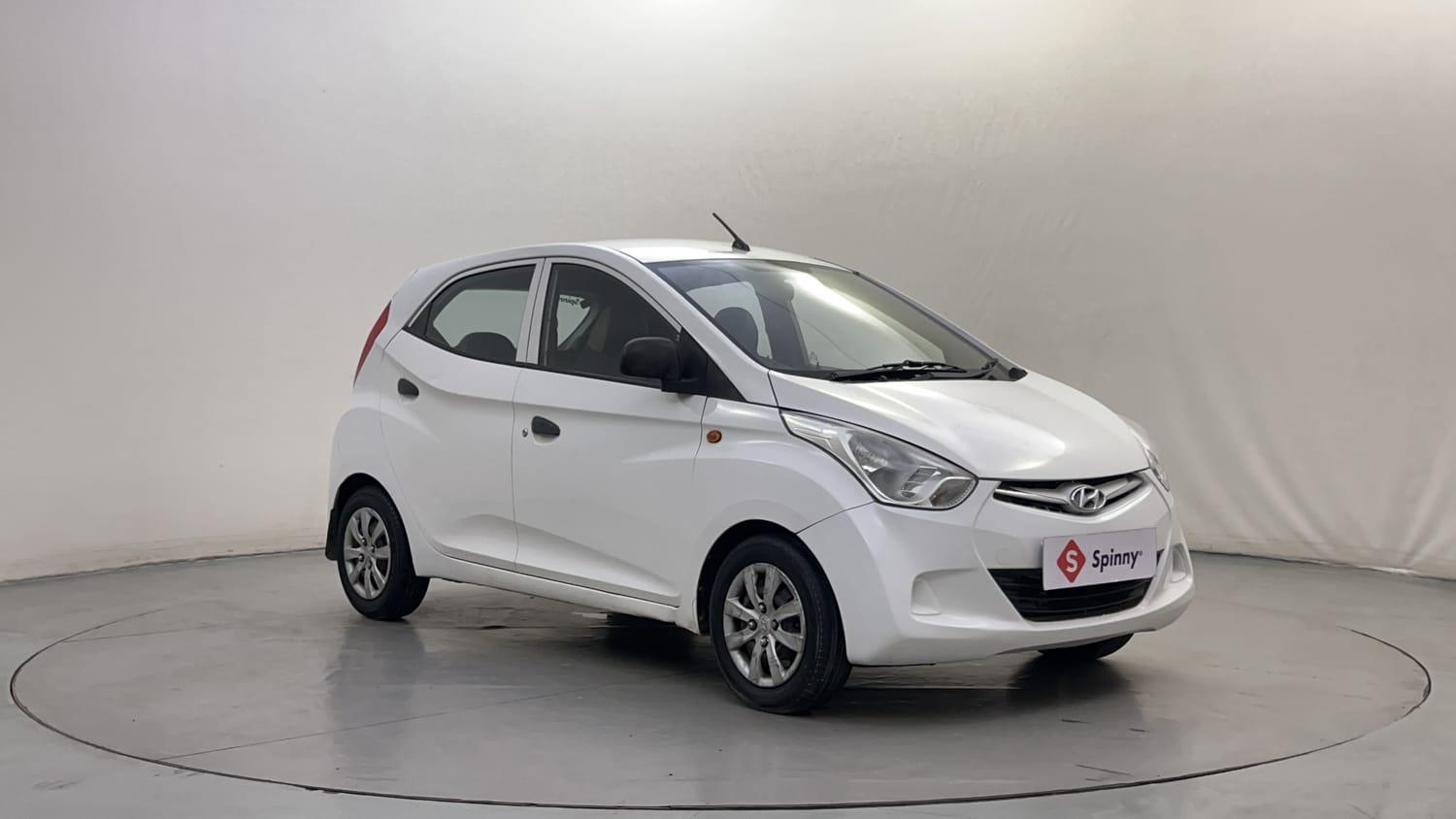 Used 2012 Hyundai Eon Magna Petrol Manual exterior RIGHT FRONT CORNER VIEW