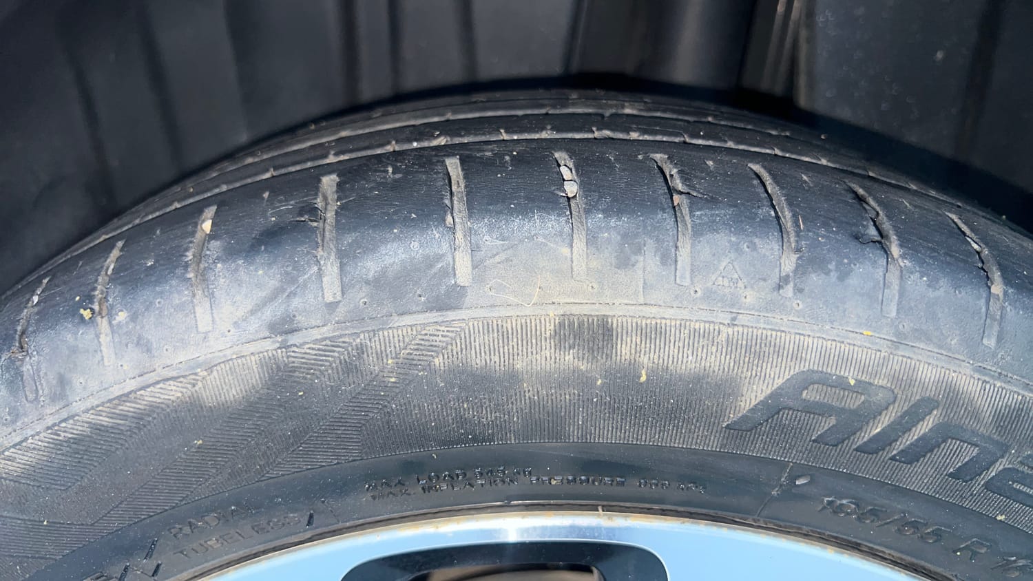 Used 2022 Maruti Suzuki Baleno Alpha AGS Petrol Automatic tyres LEFT REAR TYRE TREAD VIEW