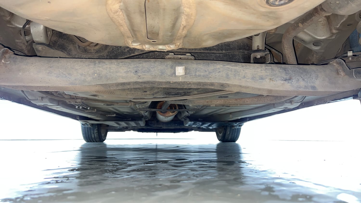 Used 2022 Maruti Suzuki Baleno Alpha AGS Petrol Automatic extra REAR UNDERBODY VIEW (TAKEN FROM REAR)