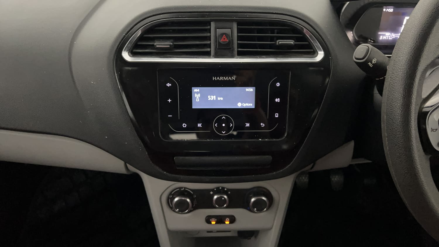 Used 2024 Tata Tiago XT Petrol Manual interior MUSIC SYSTEM & AC CONTROL VIEW