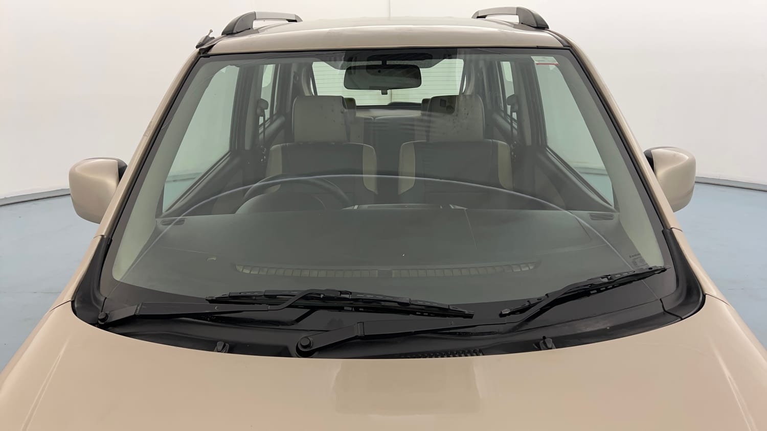 Used 2013 Maruti Suzuki Wagon R VXI Petrol Manual exterior FRONT WINDSHIELD VIEW
