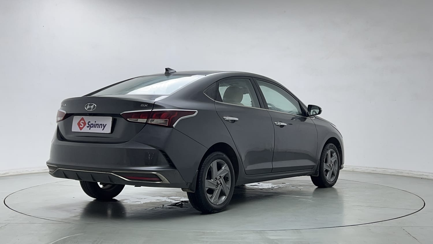 Used 2021 Hyundai Verna SX 1.5 MPi Petrol Manual exterior RIGHT REAR CORNER VIEW