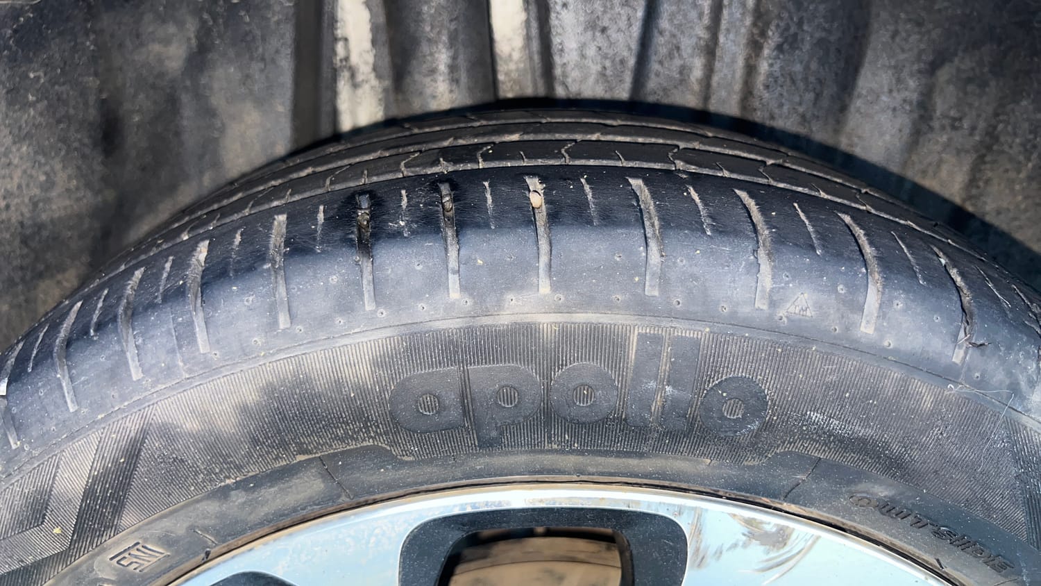 Used 2022 Maruti Suzuki Baleno Alpha AGS Petrol Automatic tyres RIGHT REAR TYRE TREAD VIEW