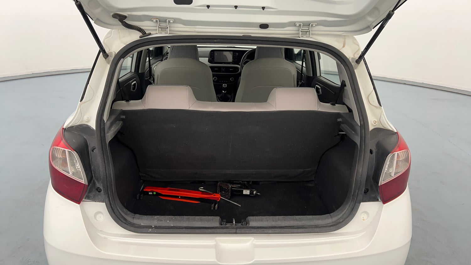 Used 2020 Hyundai Grand i10 Nios Sportz 1.2 Kappa VTVT Petrol Manual interior DICKY INSIDE VIEW