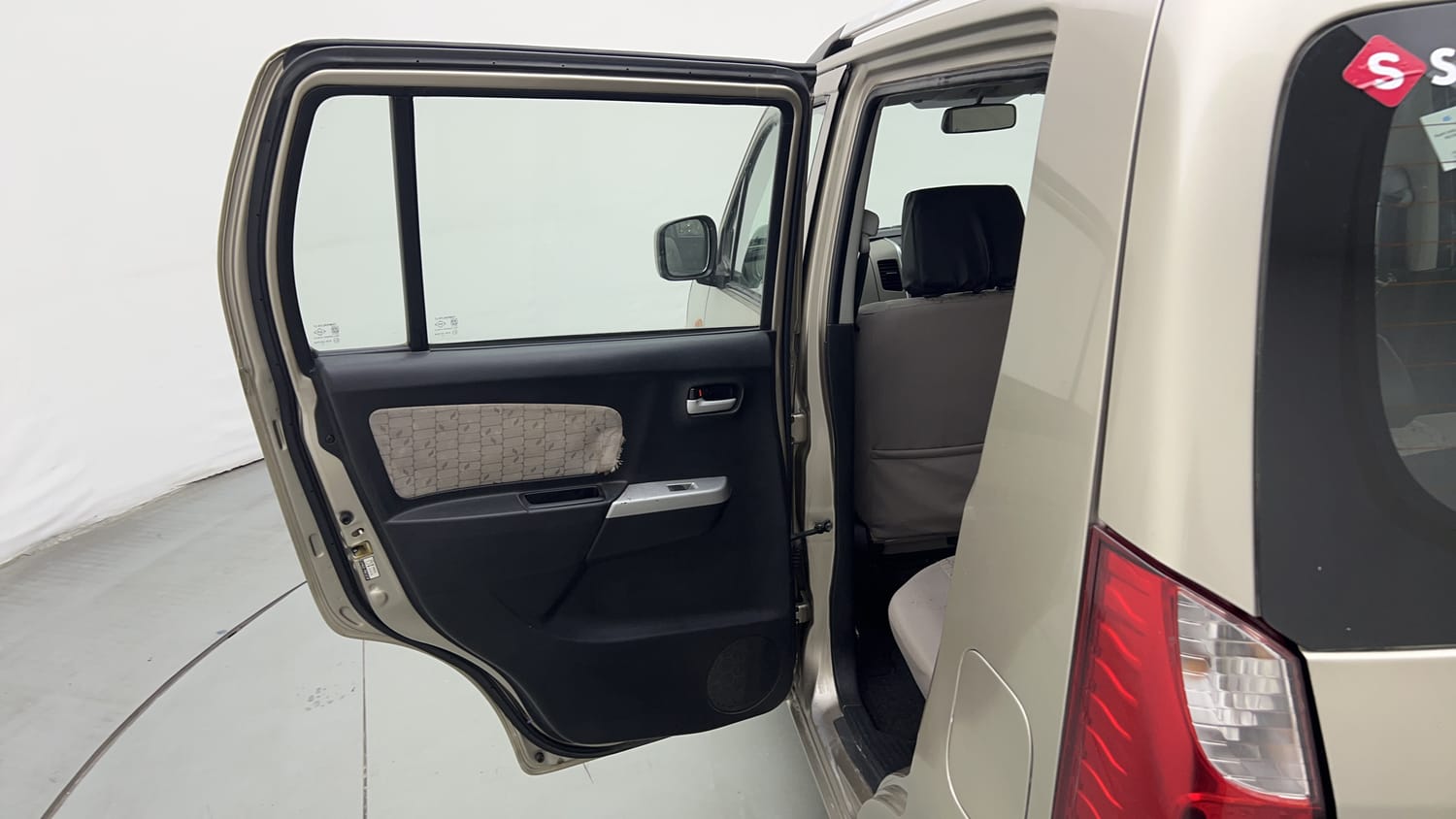 Used 2013 Maruti Suzuki Wagon R VXI Petrol Manual interior LEFT REAR DOOR OPEN VIEW