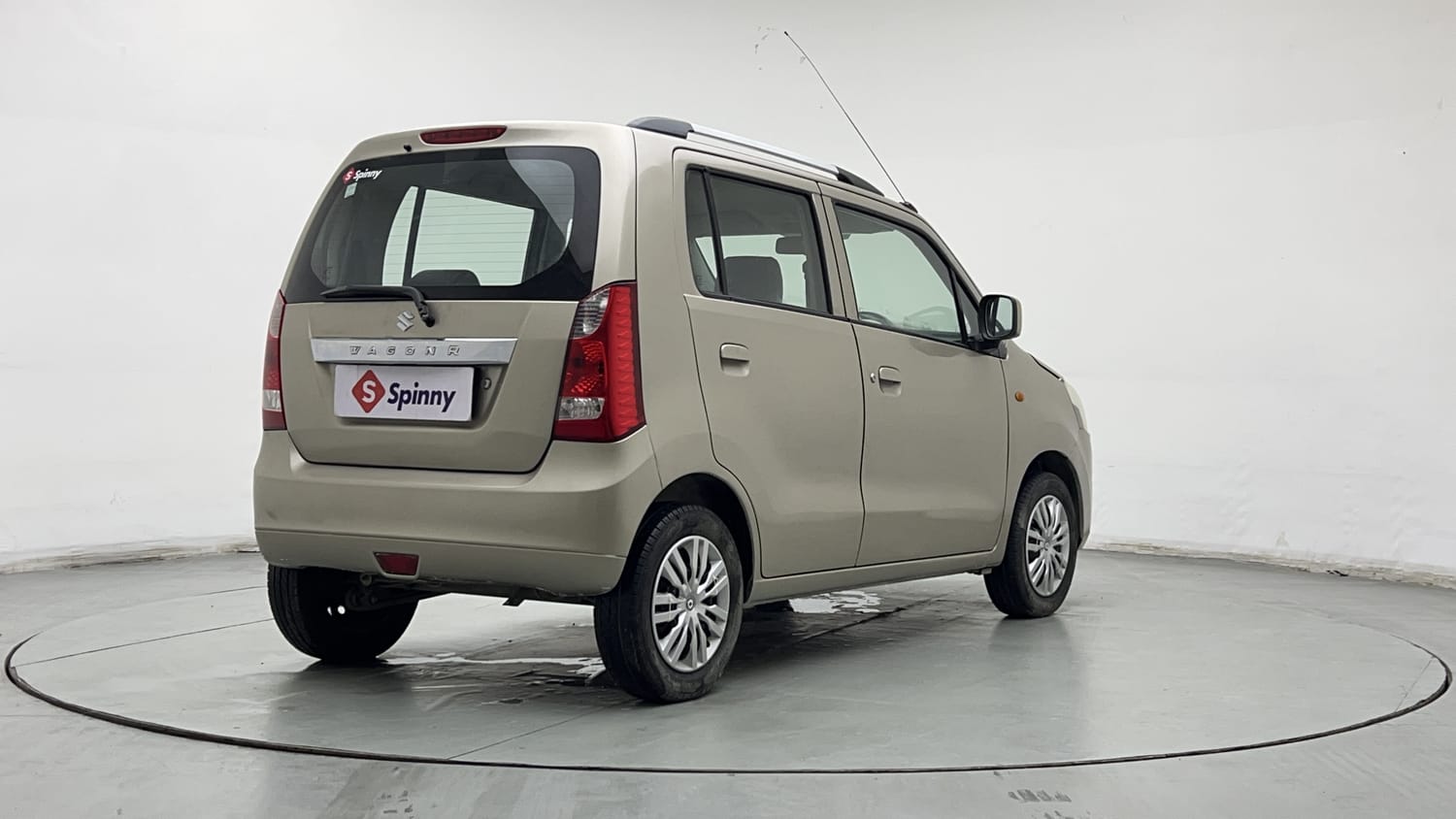 Used 2013 Maruti Suzuki Wagon R VXI Petrol Manual exterior RIGHT REAR CORNER VIEW