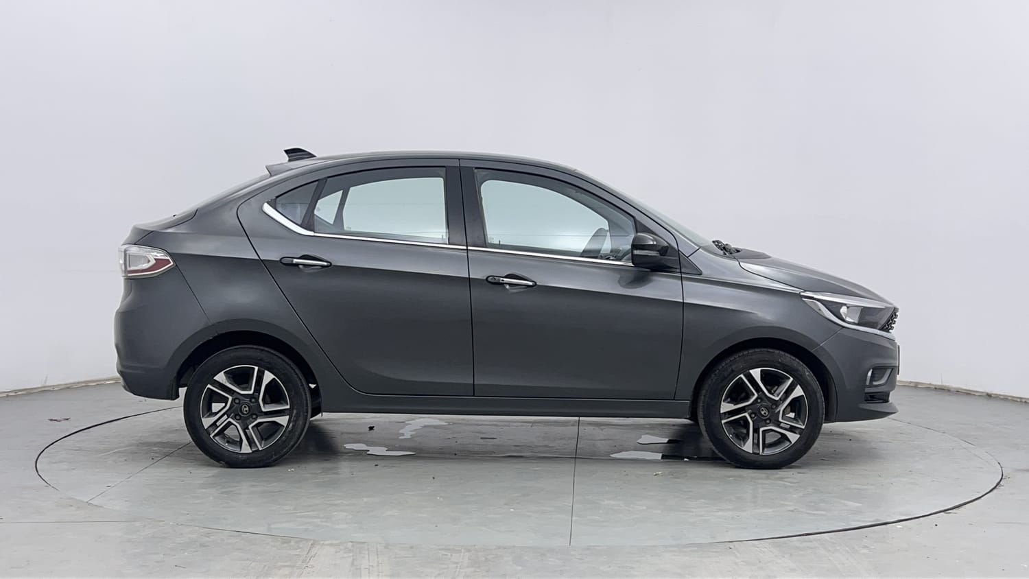 Used 2020 Tata Tigor XZ Plus Petrol Manual exterior RIGHT SIDE VIEW