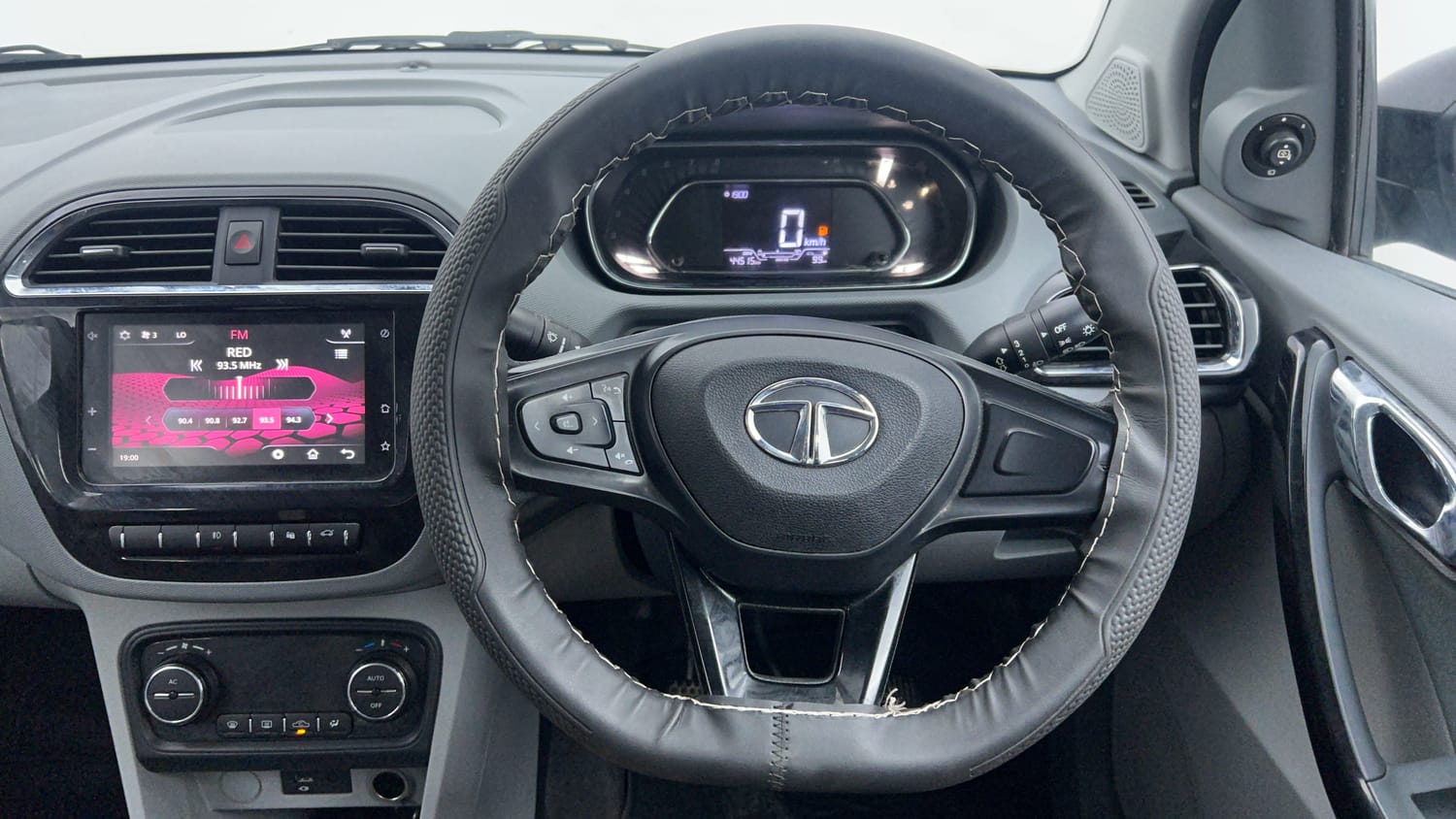 Used 2020 Tata Tigor XZ Plus Petrol Manual interior STEERING VIEW