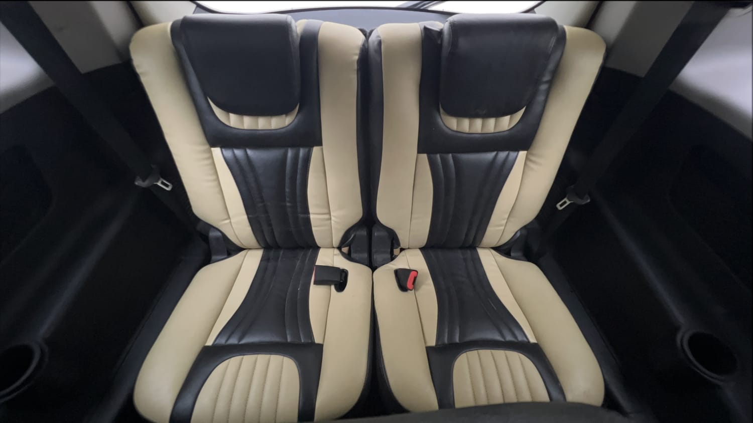 Used 2019 Mahindra XUV500 W9 Diesel Manual interior THIRD ROW SEAT