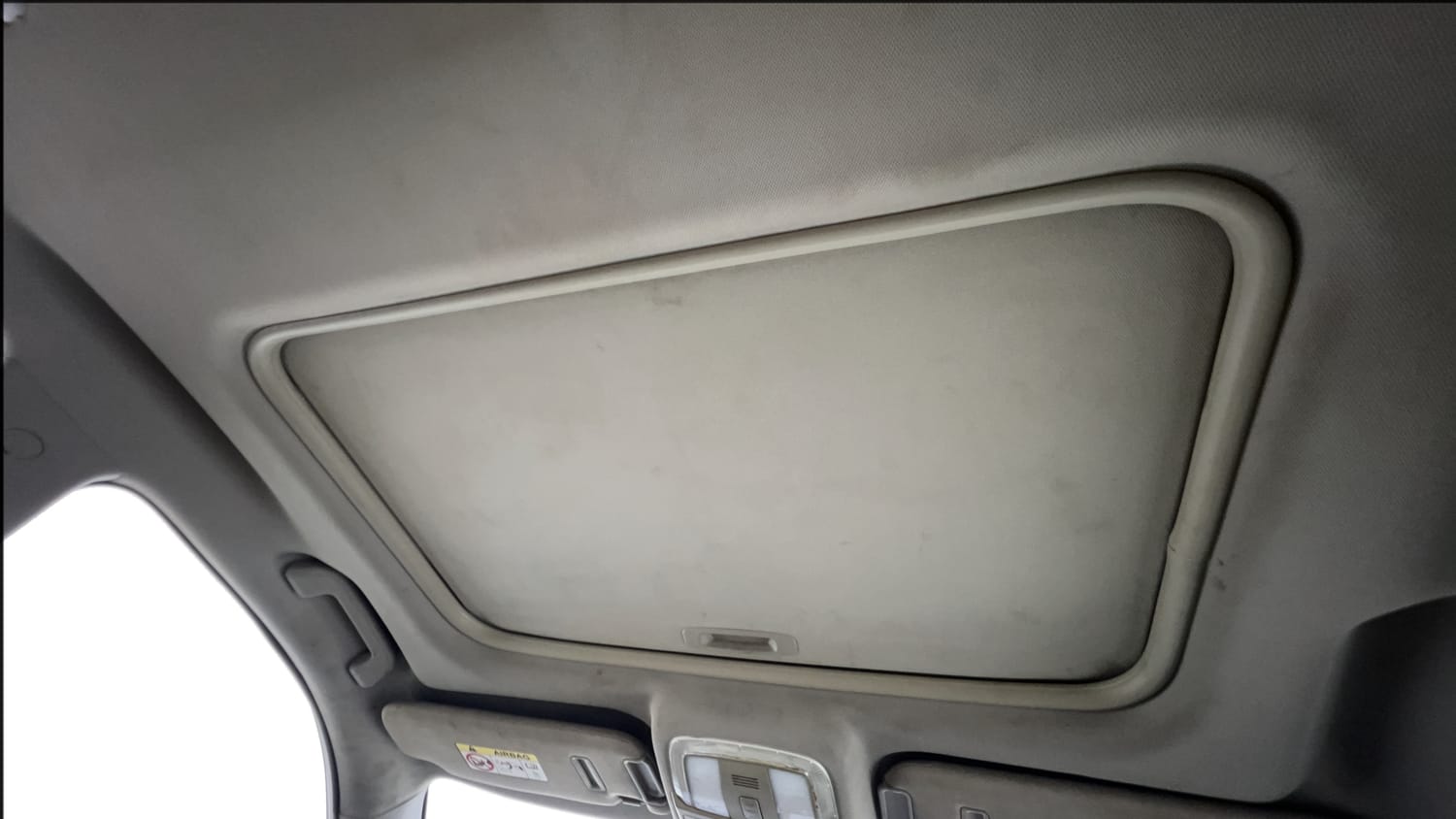 Used 2019 Mahindra XUV500 W9 Diesel Manual top_features Sunroof