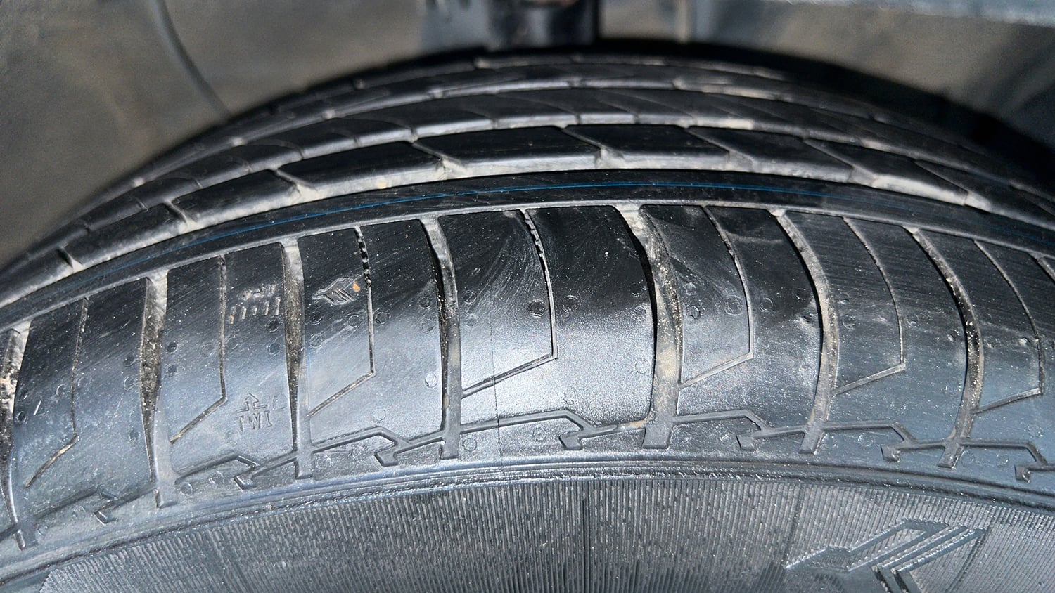 Used 2023 Hyundai Creta SX 1.5 Petrol Petrol Manual tyres RIGHT FRONT TYRE TREAD VIEW