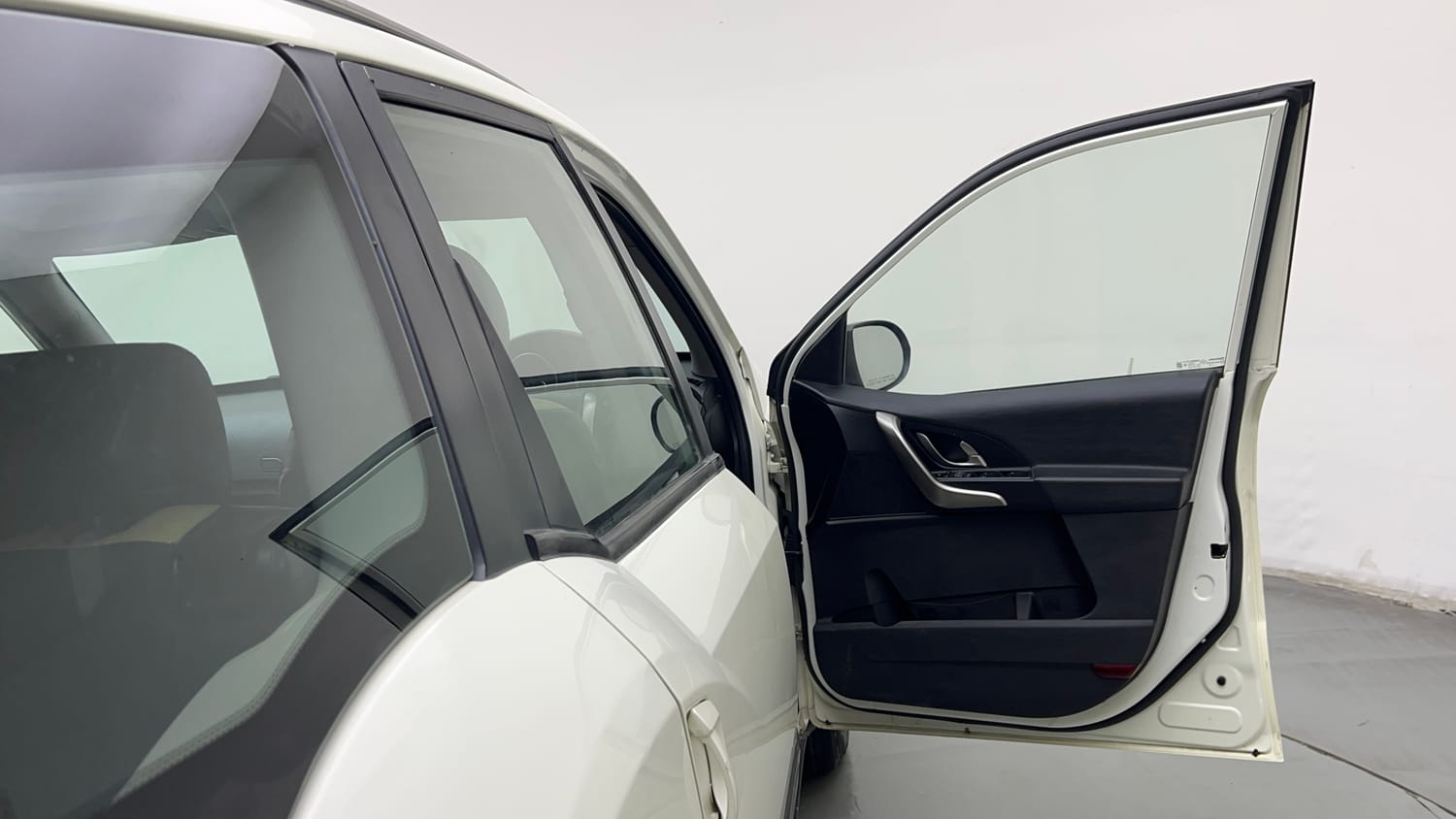 Used 2019 Mahindra XUV500 W9 Diesel Manual interior RIGHT FRONT DOOR OPEN VIEW