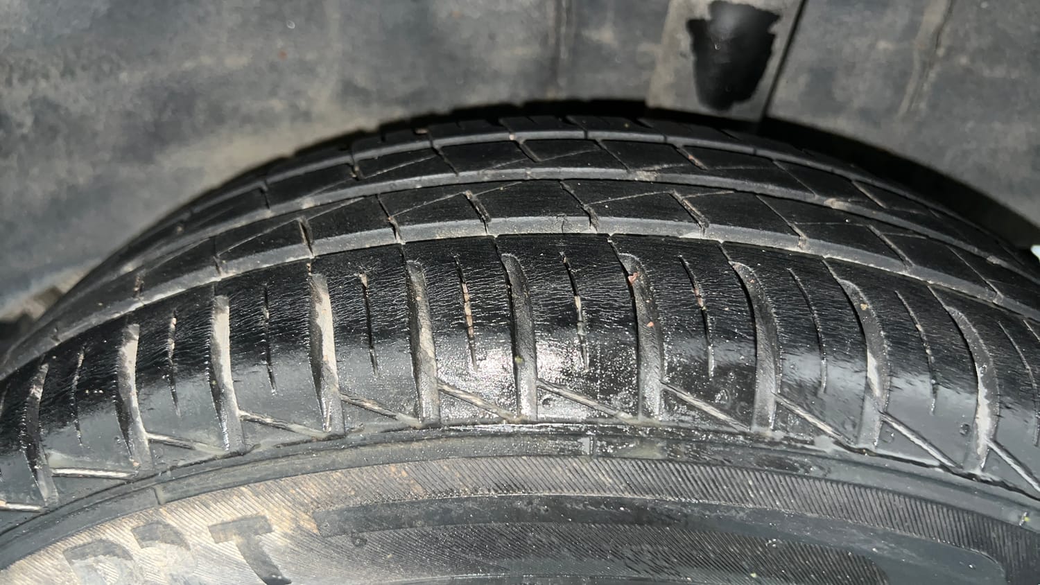 Used 2023 Renault Kwid CLIMBER AMT Petrol Automatic tyres LEFT REAR TYRE TREAD VIEW